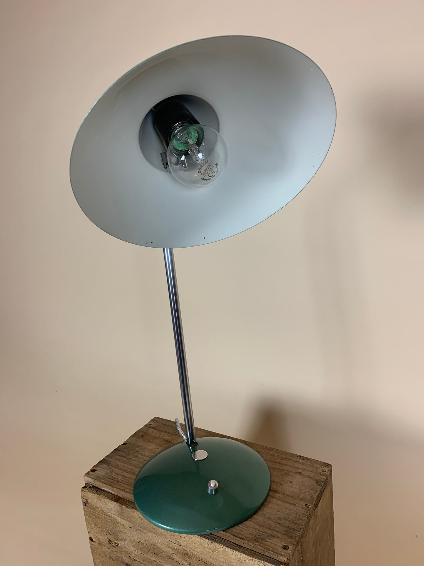Helo bordslampa - Grön metallic lack
