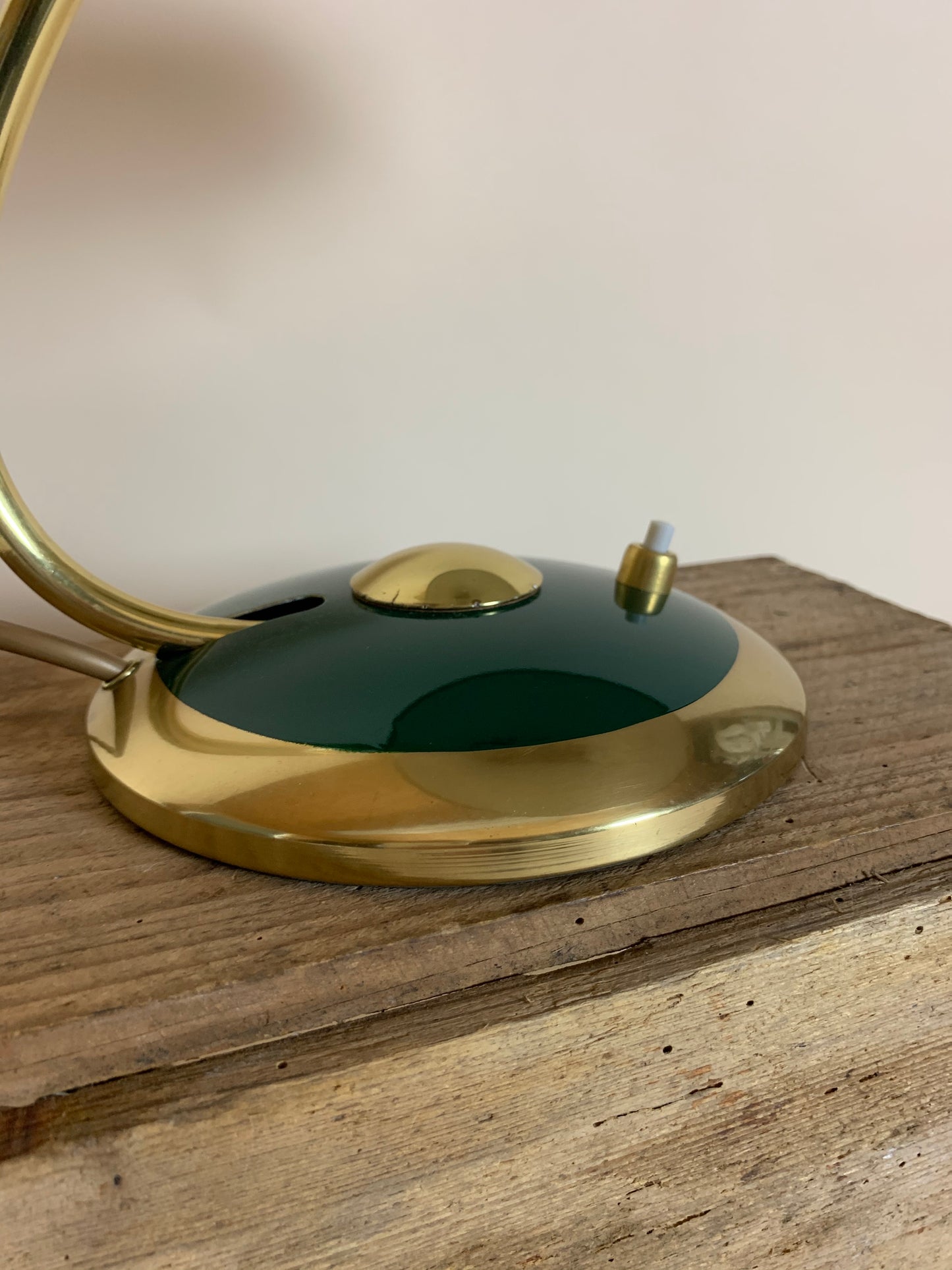 Helo bordslampa - Grön och mässing