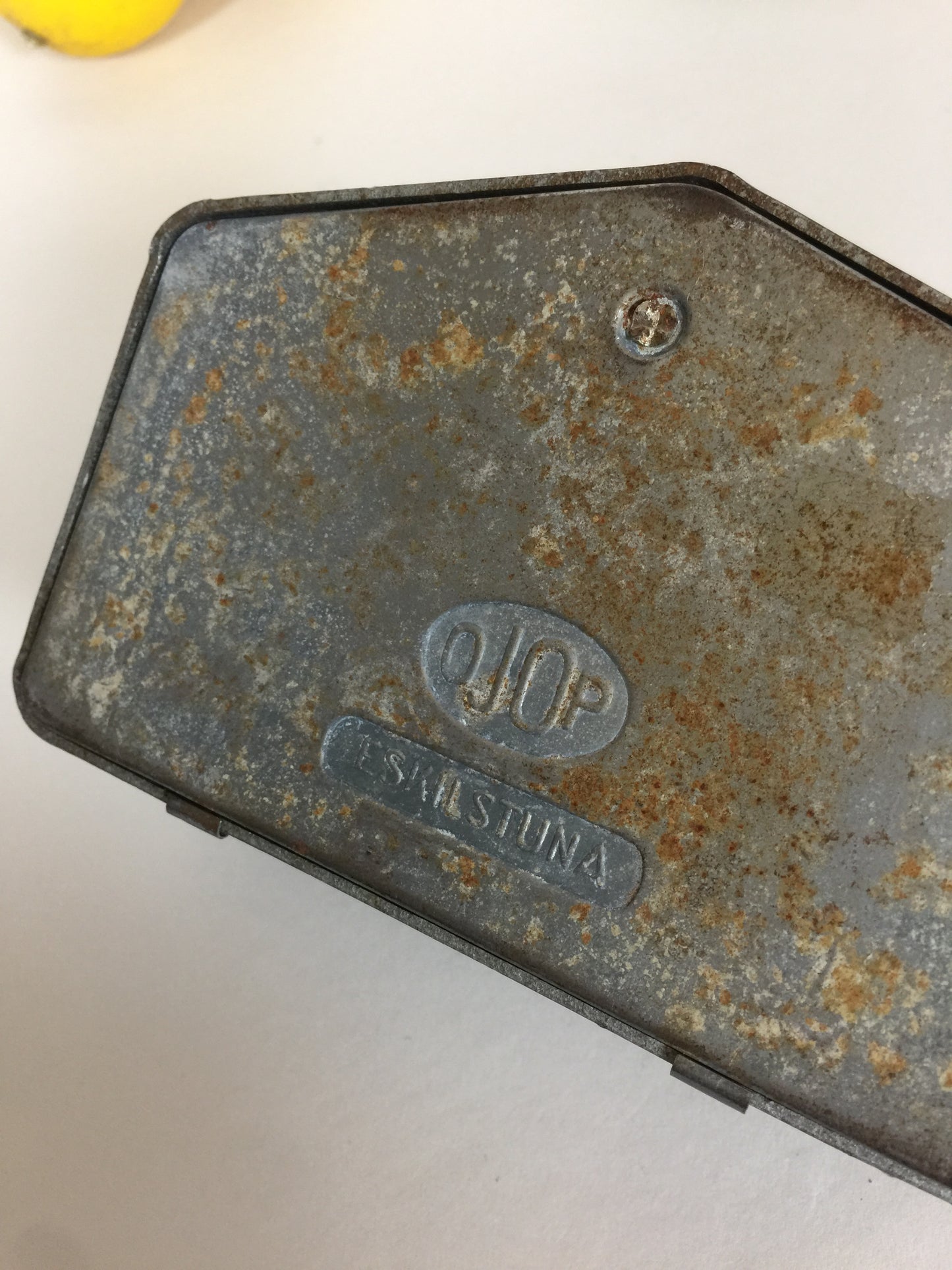 Vacker industriell stansmaskin i hammarlack