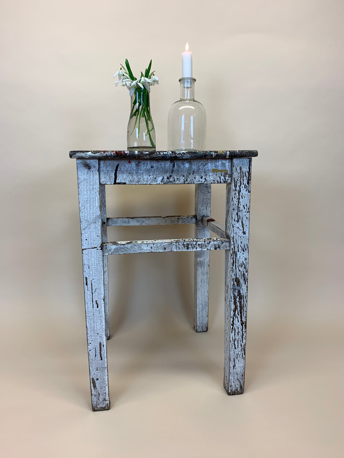 Liten pall med mycket vacker patina
