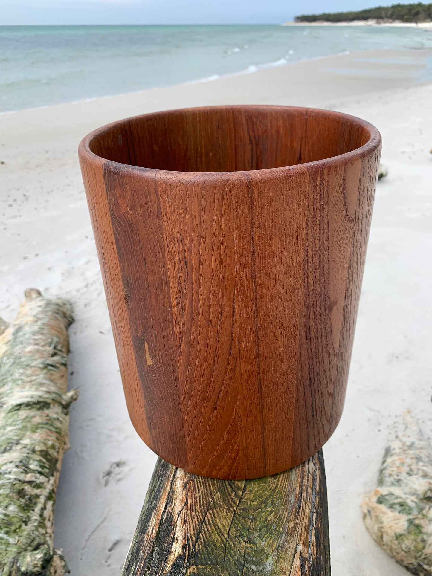 Papperskorg i teak