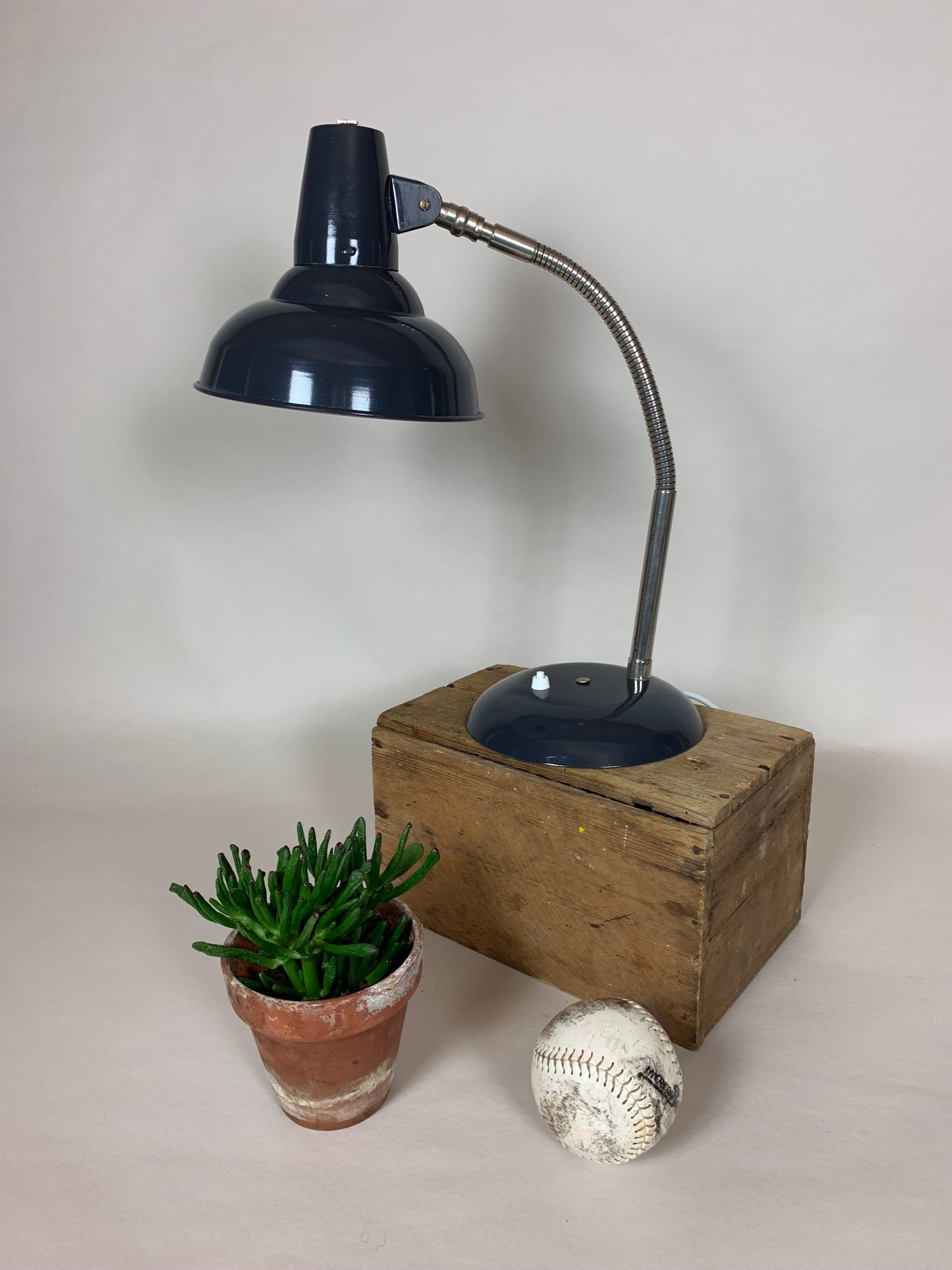 Vacker grå lampa