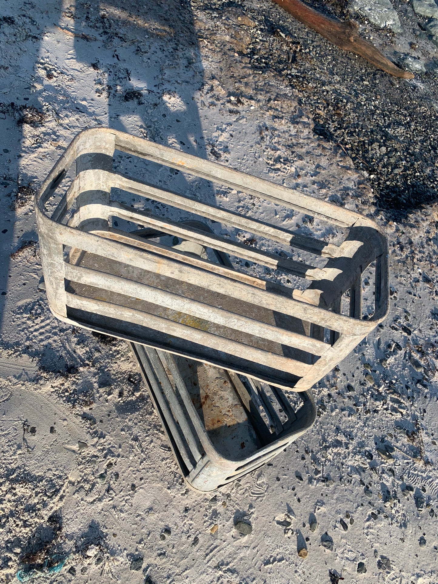 Rå och robust metallfodral - Priset är pr PCS.