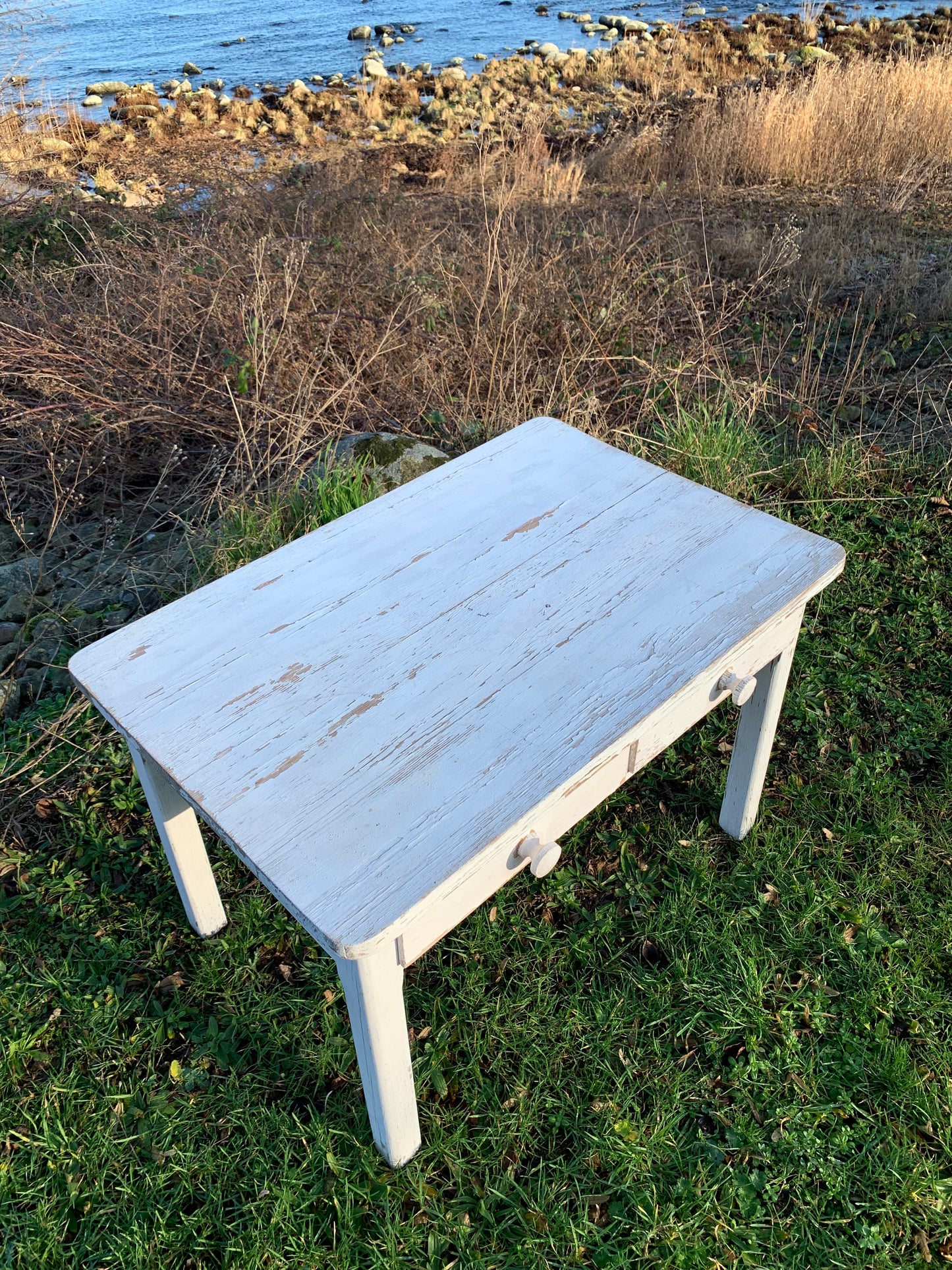 Barnbord med två lådor