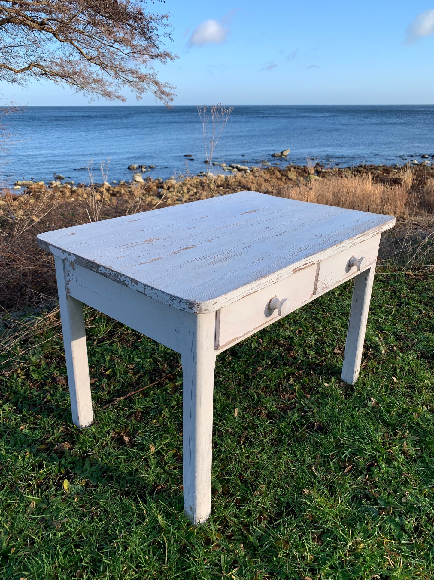 Barnbord med två lådor