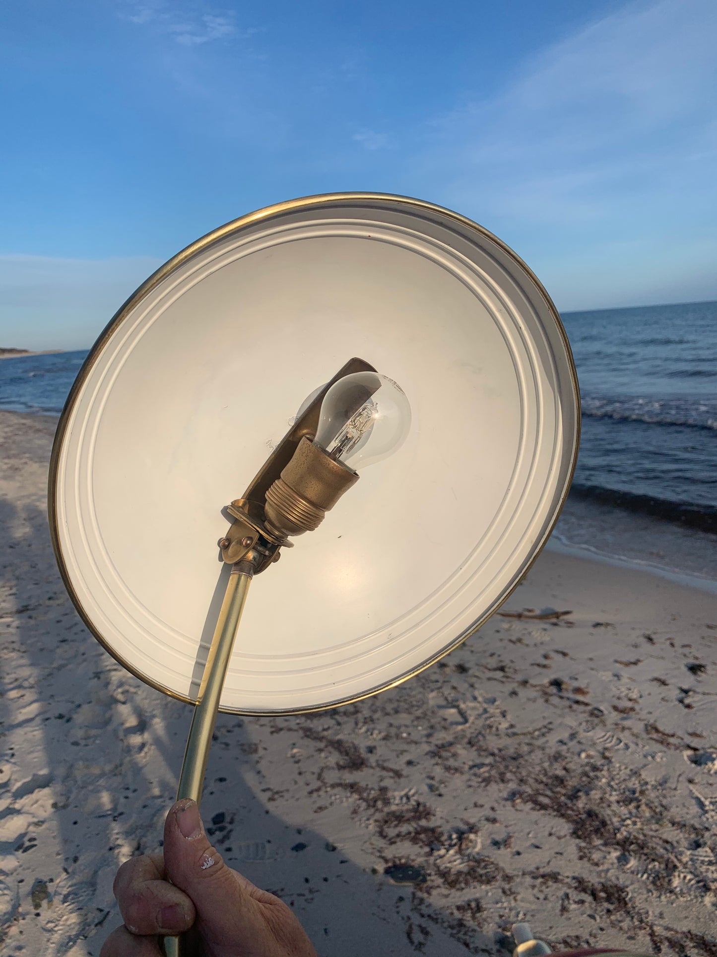 Helo bordslampa - Röd/mässing