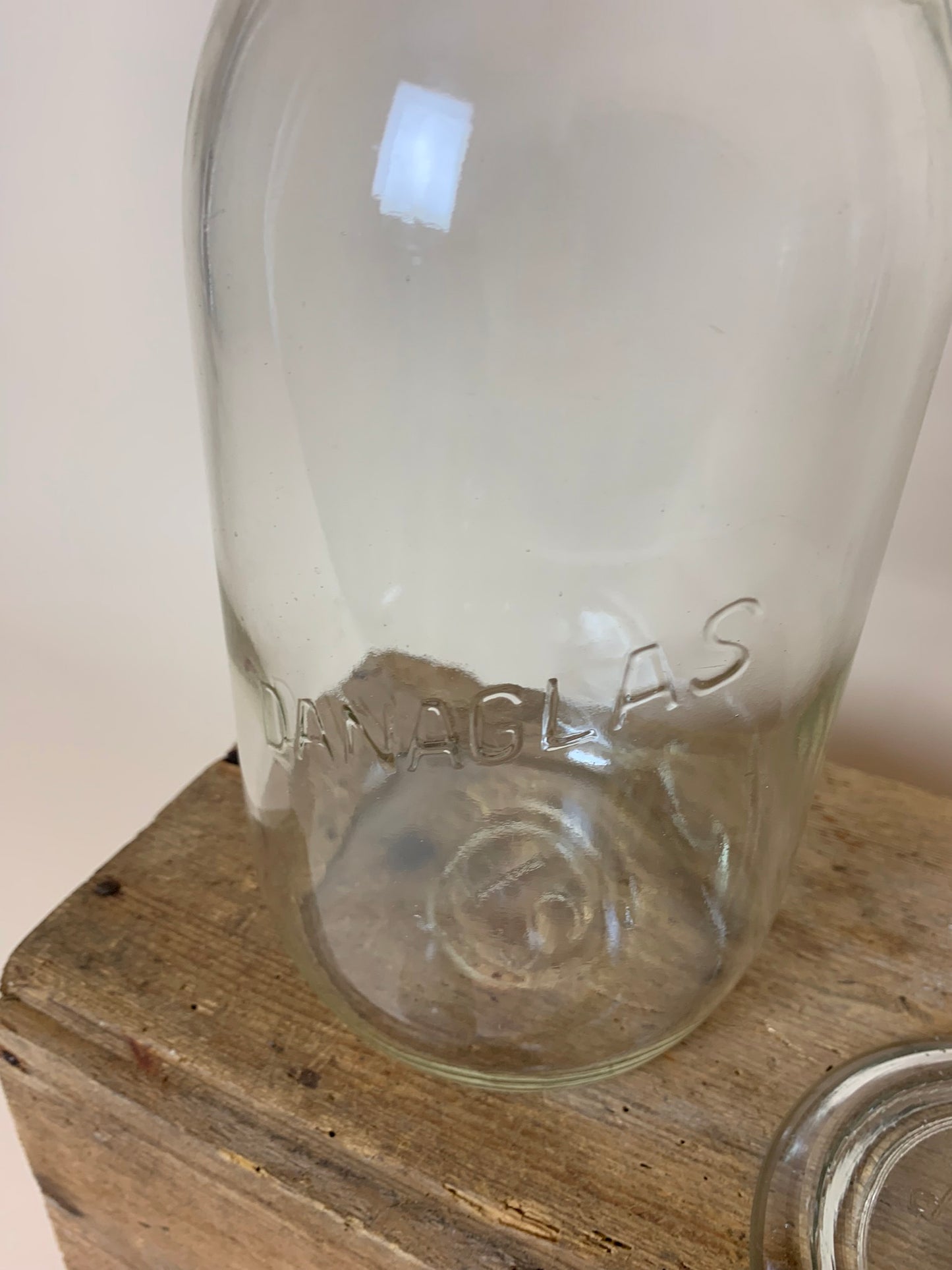 Stort sjudande glas med lock