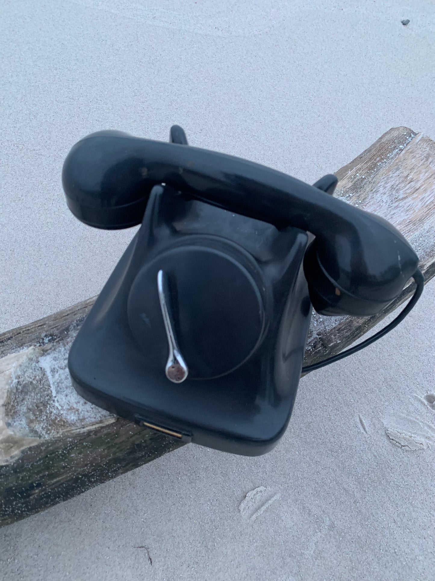 Svart bakelittelefon