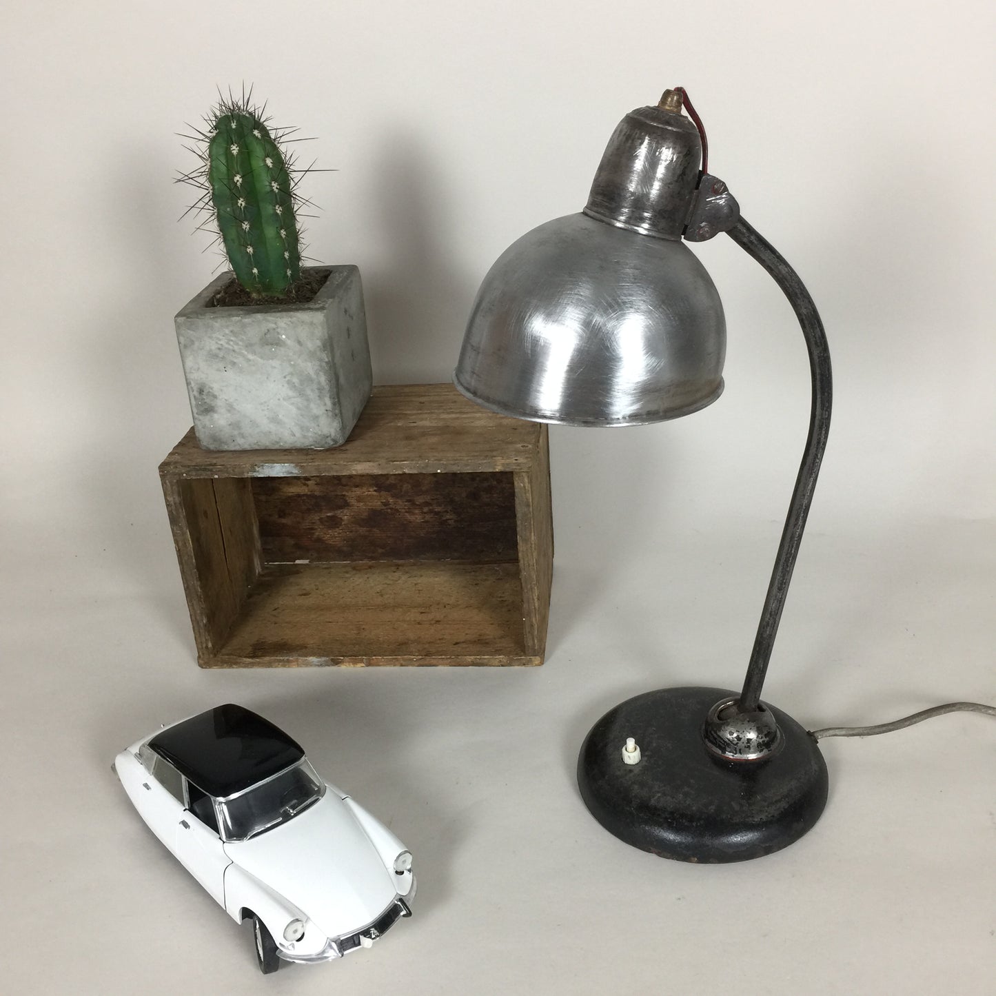 Kaiser Idell Bordslampa modell 6551