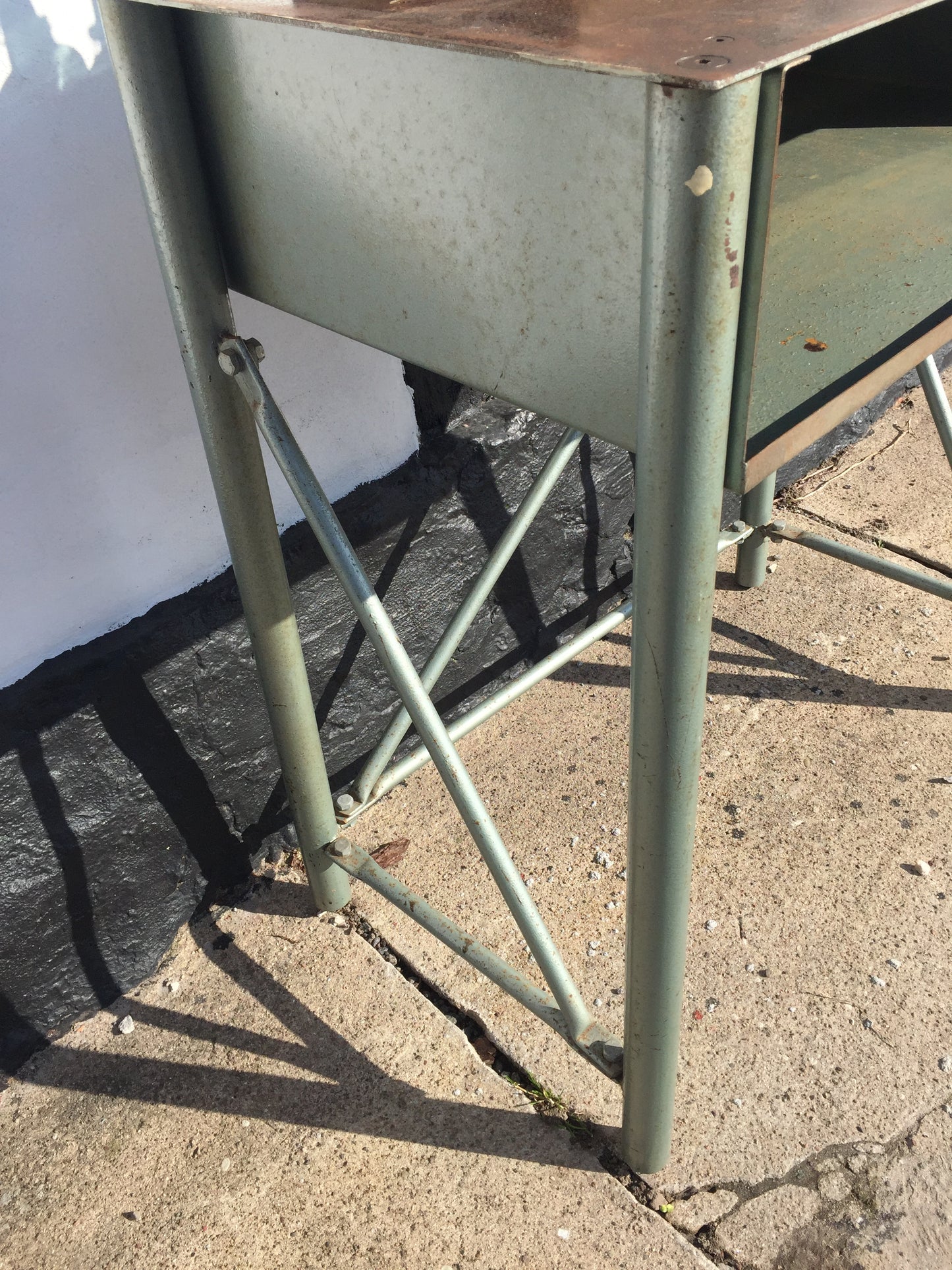 Snyggt industribord med mycket vacker patina