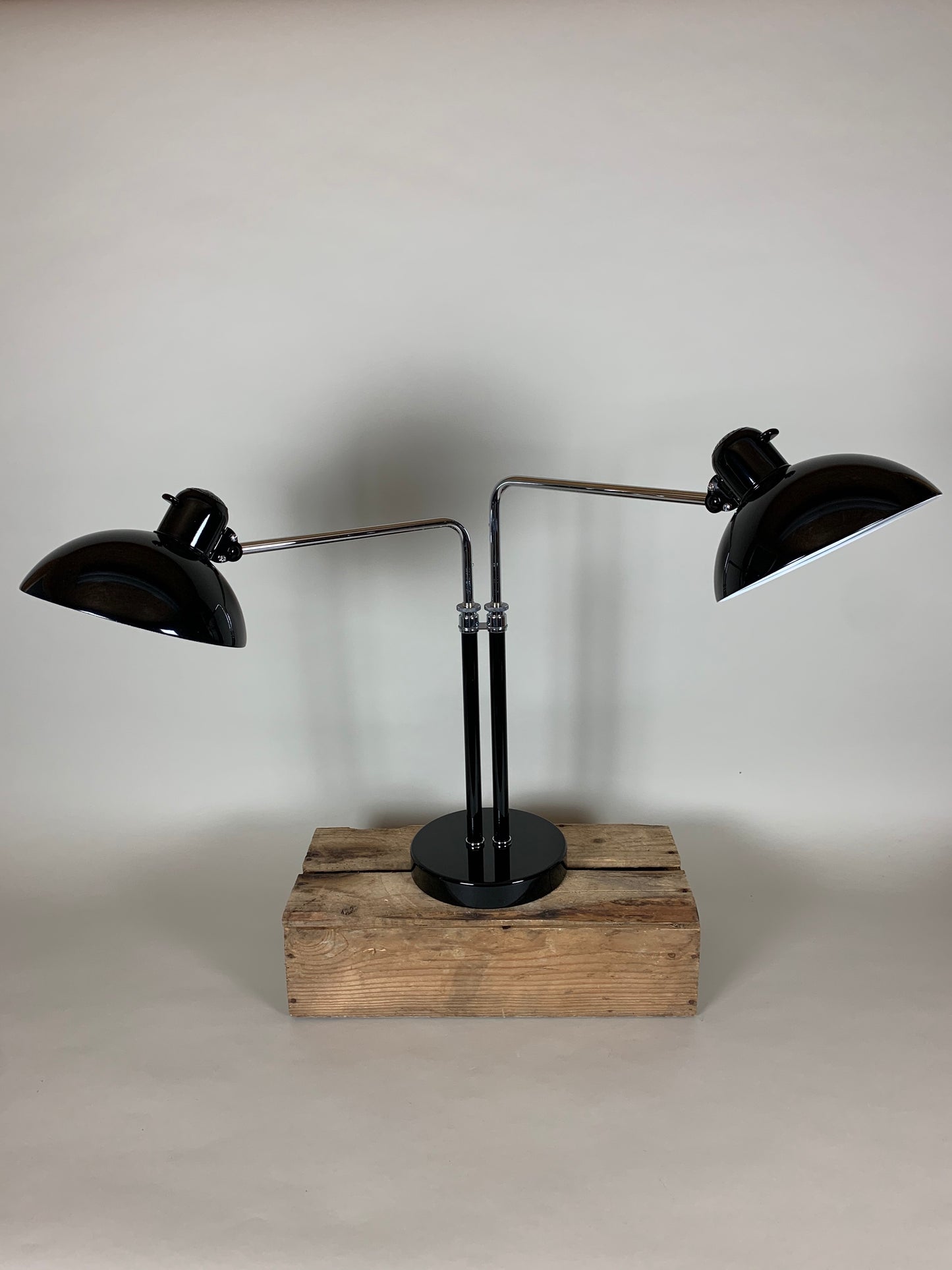 Kaiser Idell 6580 - Dubbel bordslampa