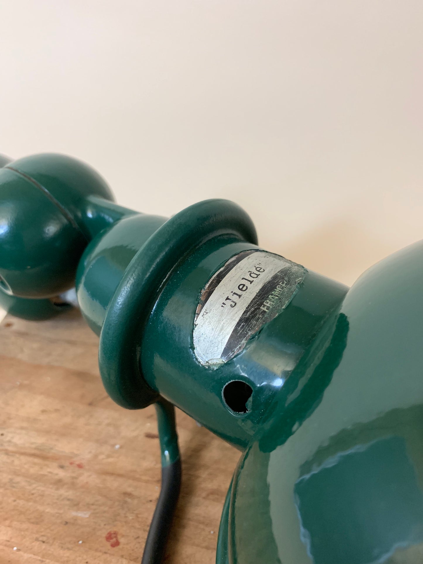 Grön Jieldé vägglampa