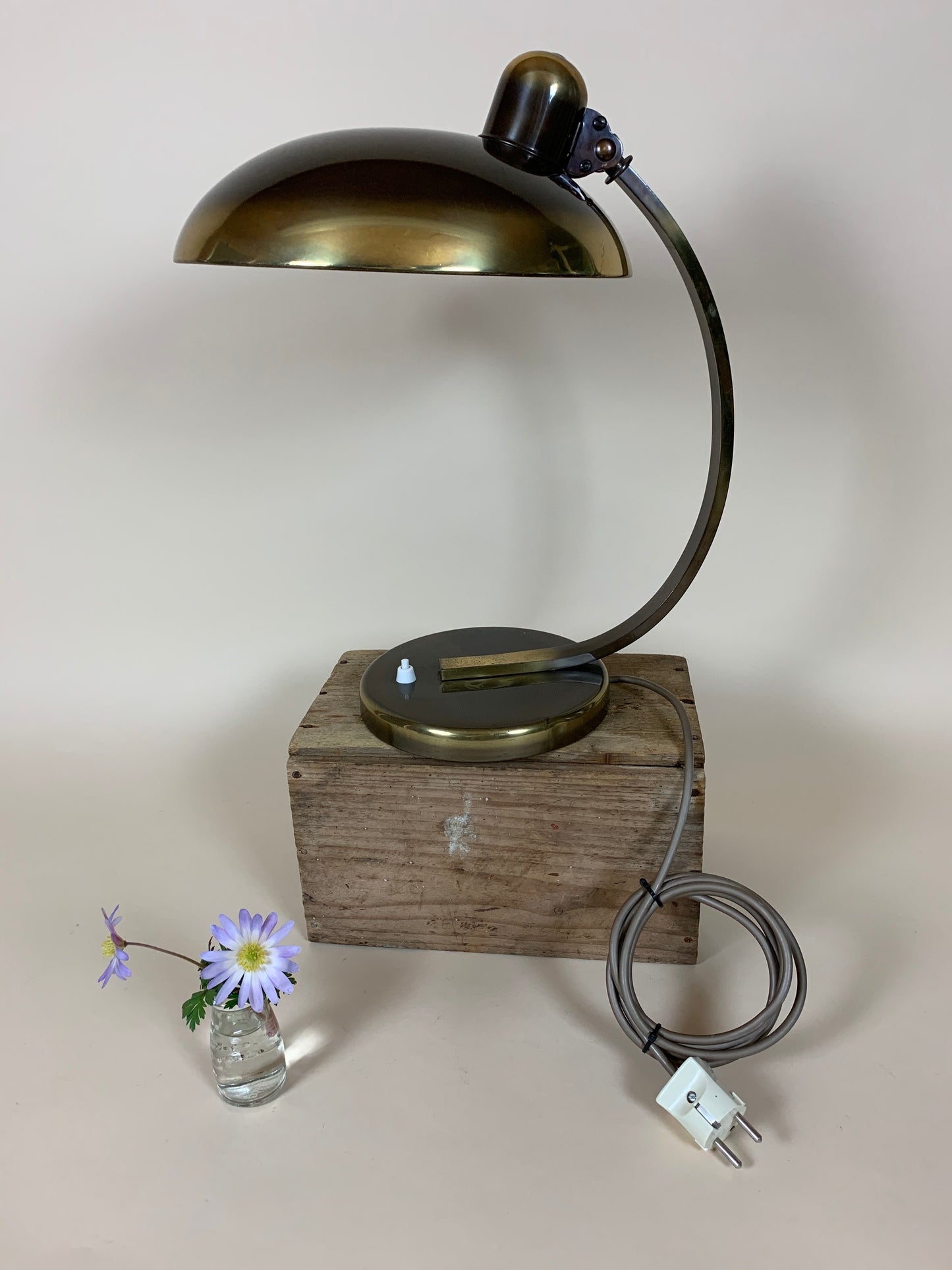 Christian Dell 6750 bordslampa i mörk polerad mässing