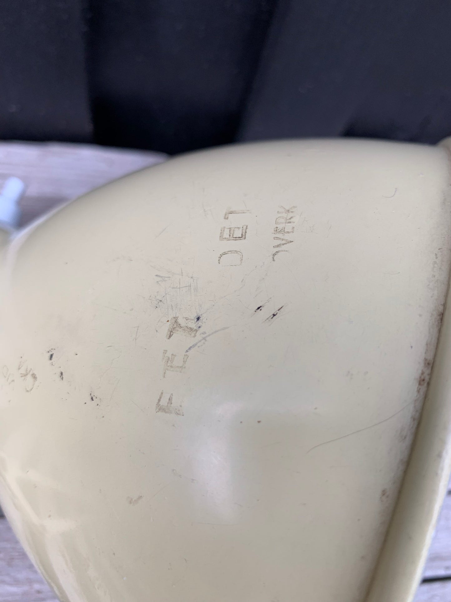 Vacker gammal Luxo lampa med roliga detaljer