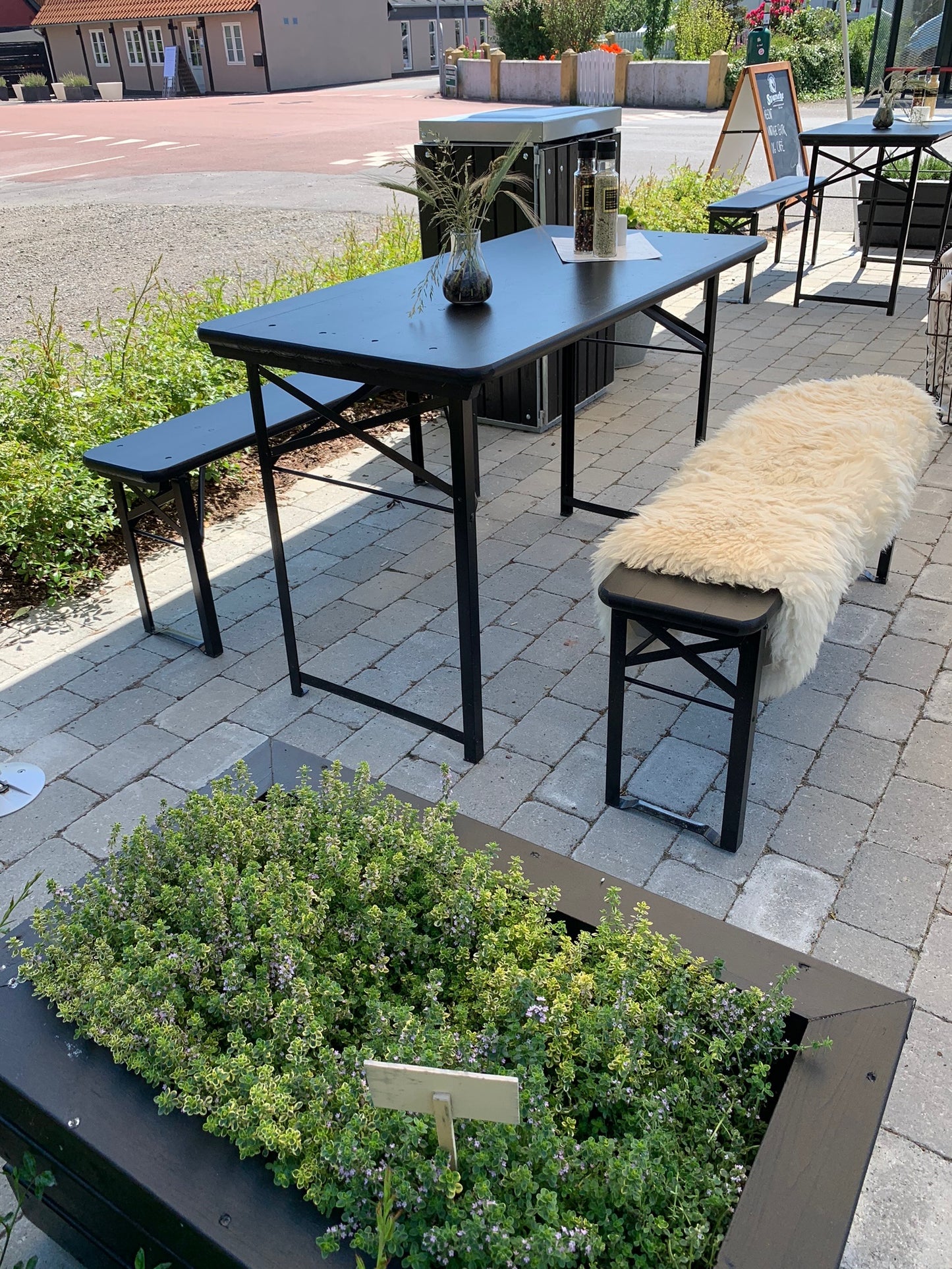 Bord och bänkset