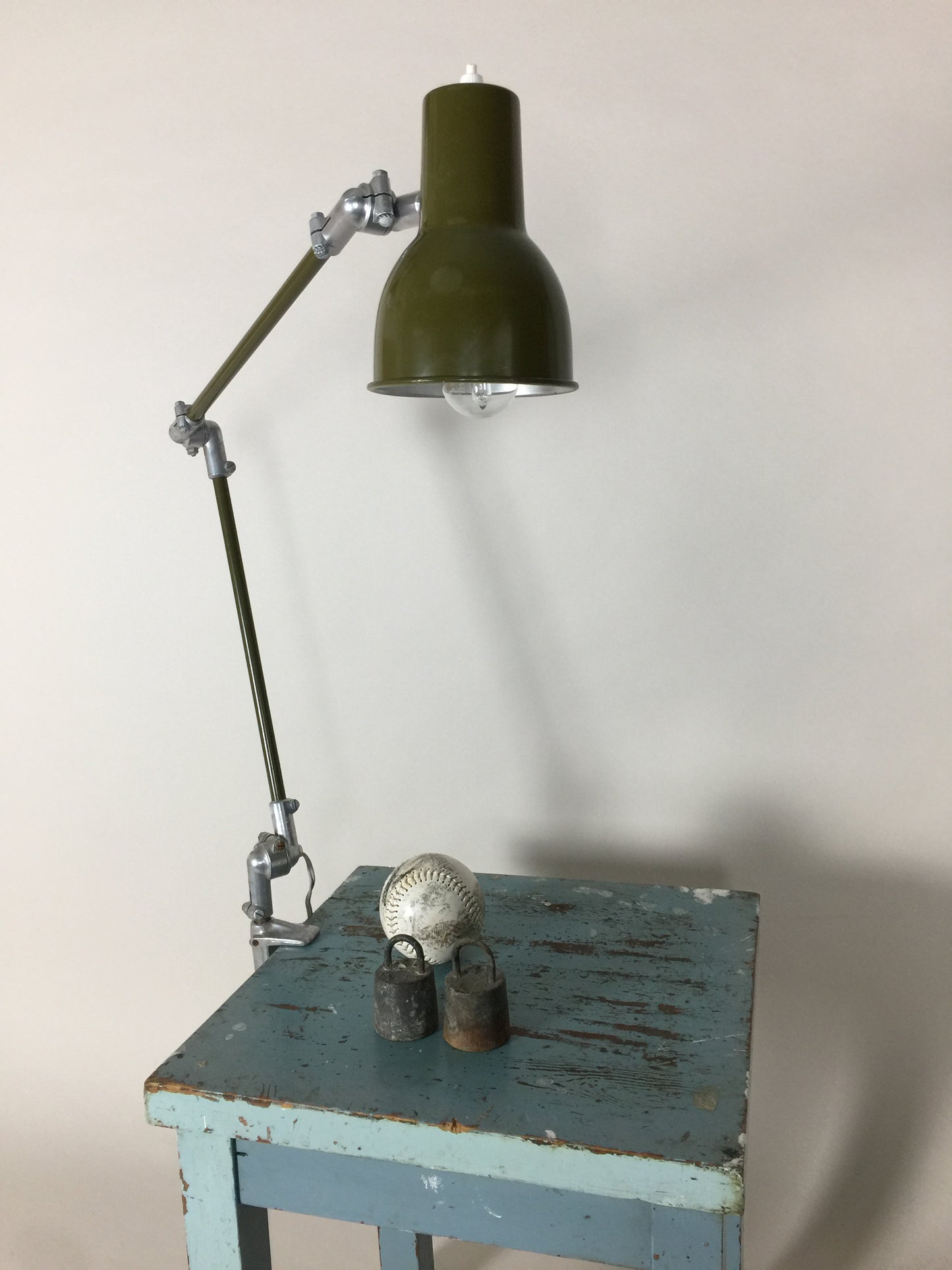 Industriell Rijo arkitektlampa i armégrönt