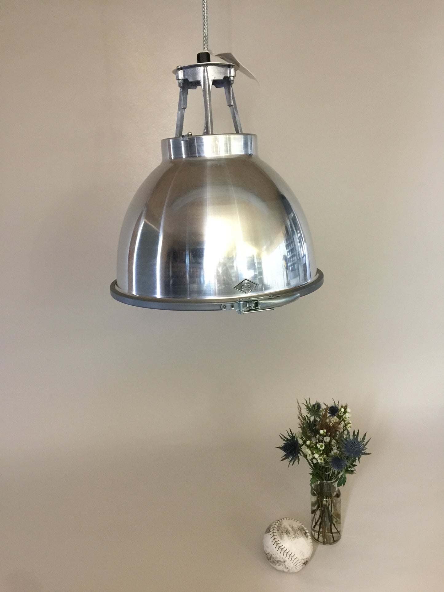Original BTC lampa - Titan med sandblästrat glas