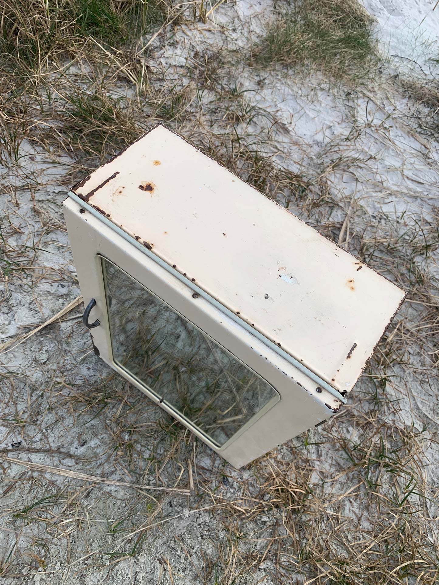 Medicinskåp med spegel