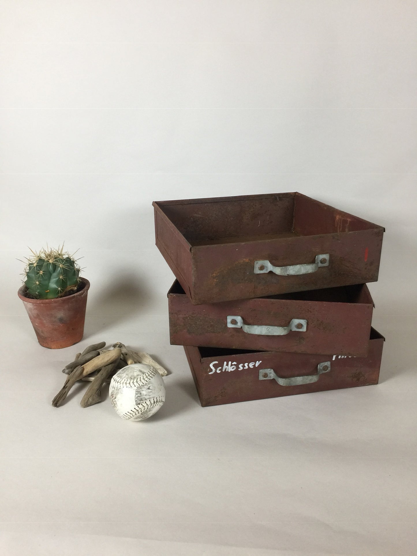 Metalllåda med handtag (Pris är per styck)