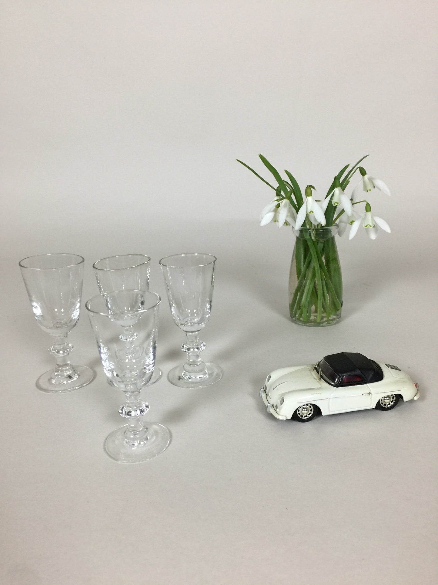 Små vackra glas (4 st säljs tillsammans)