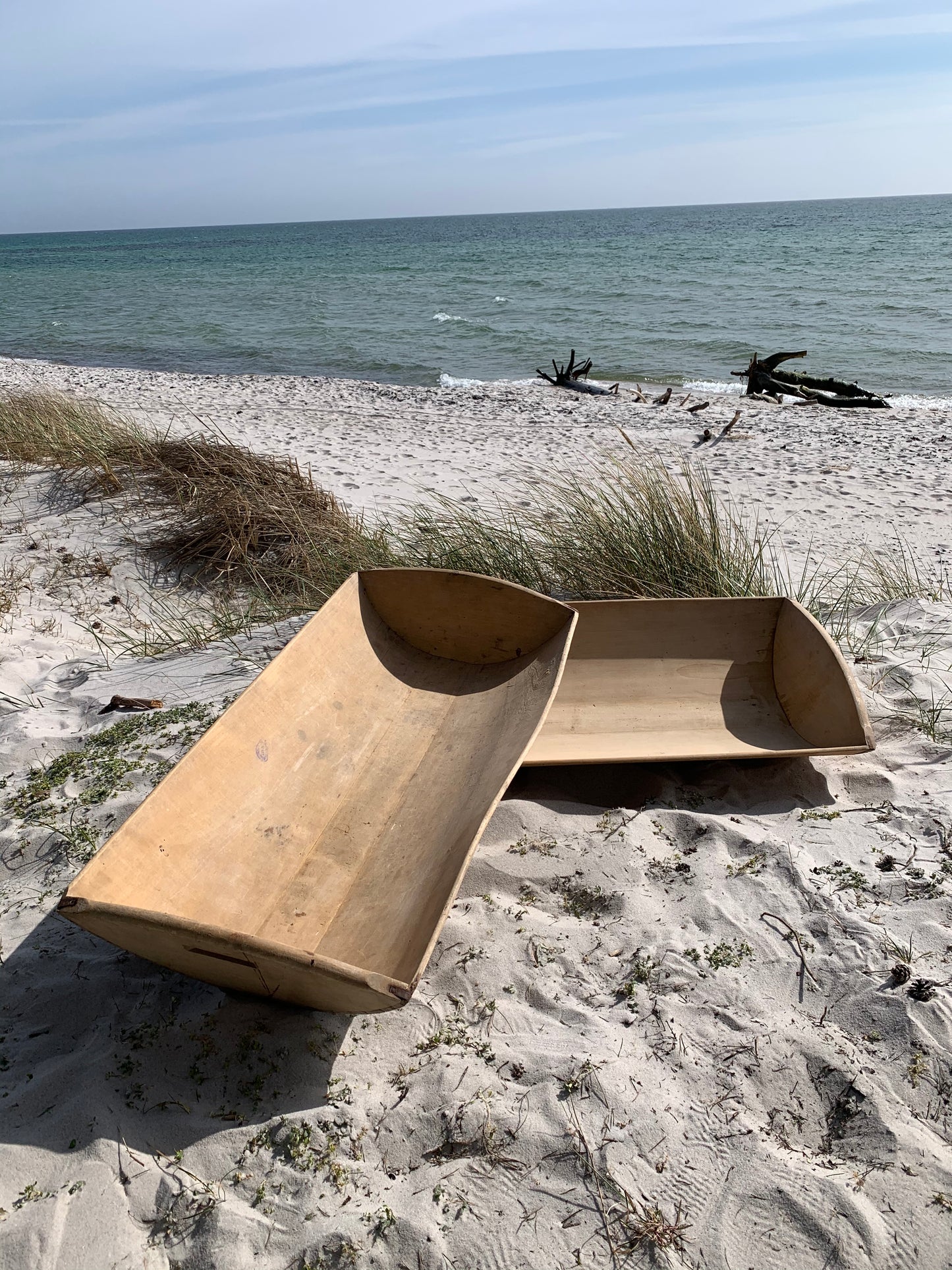 Stort tråg med vackra järnbeslag - Priset är pr PCS.