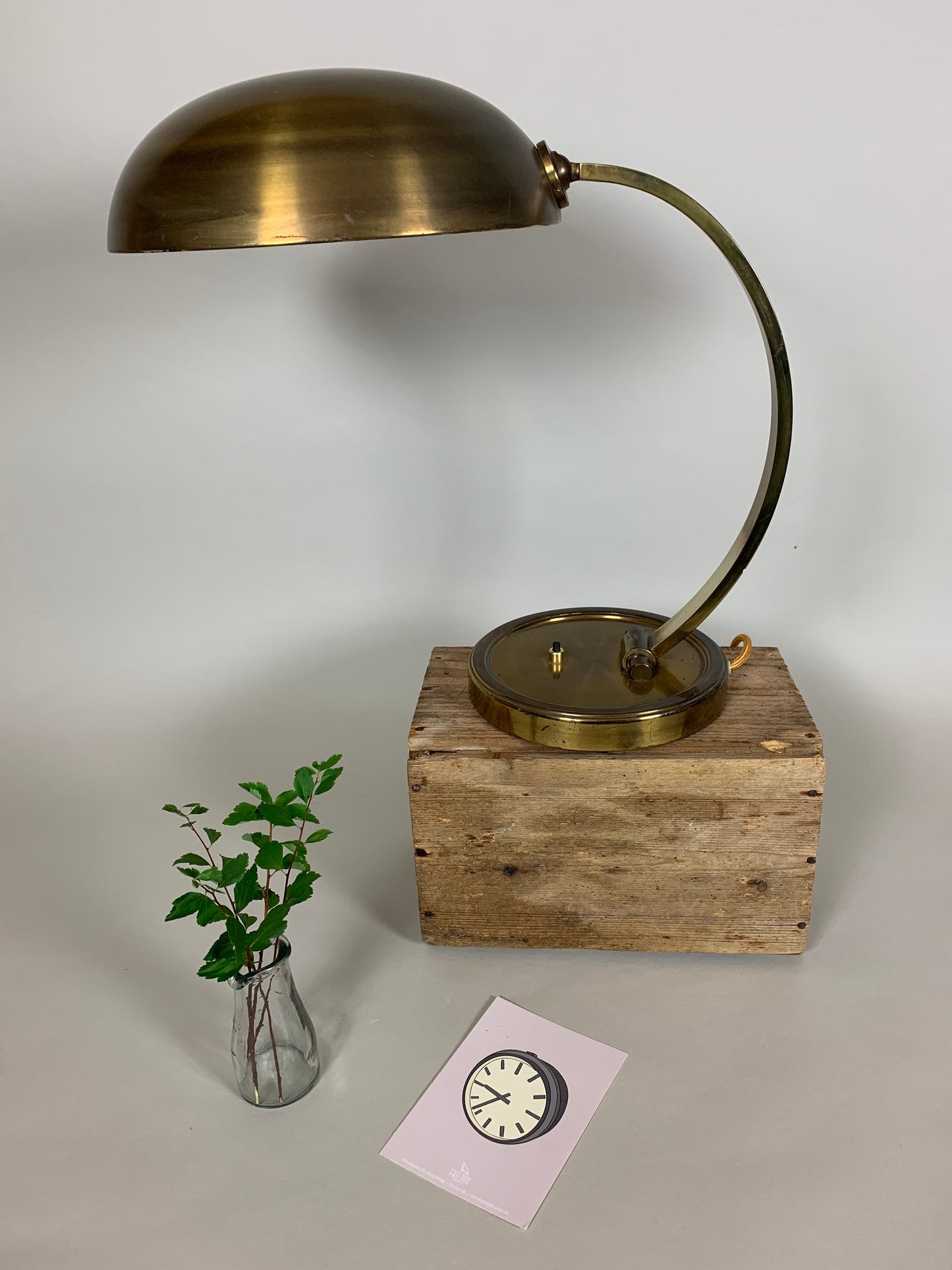 Gecos bordslampa i mässing