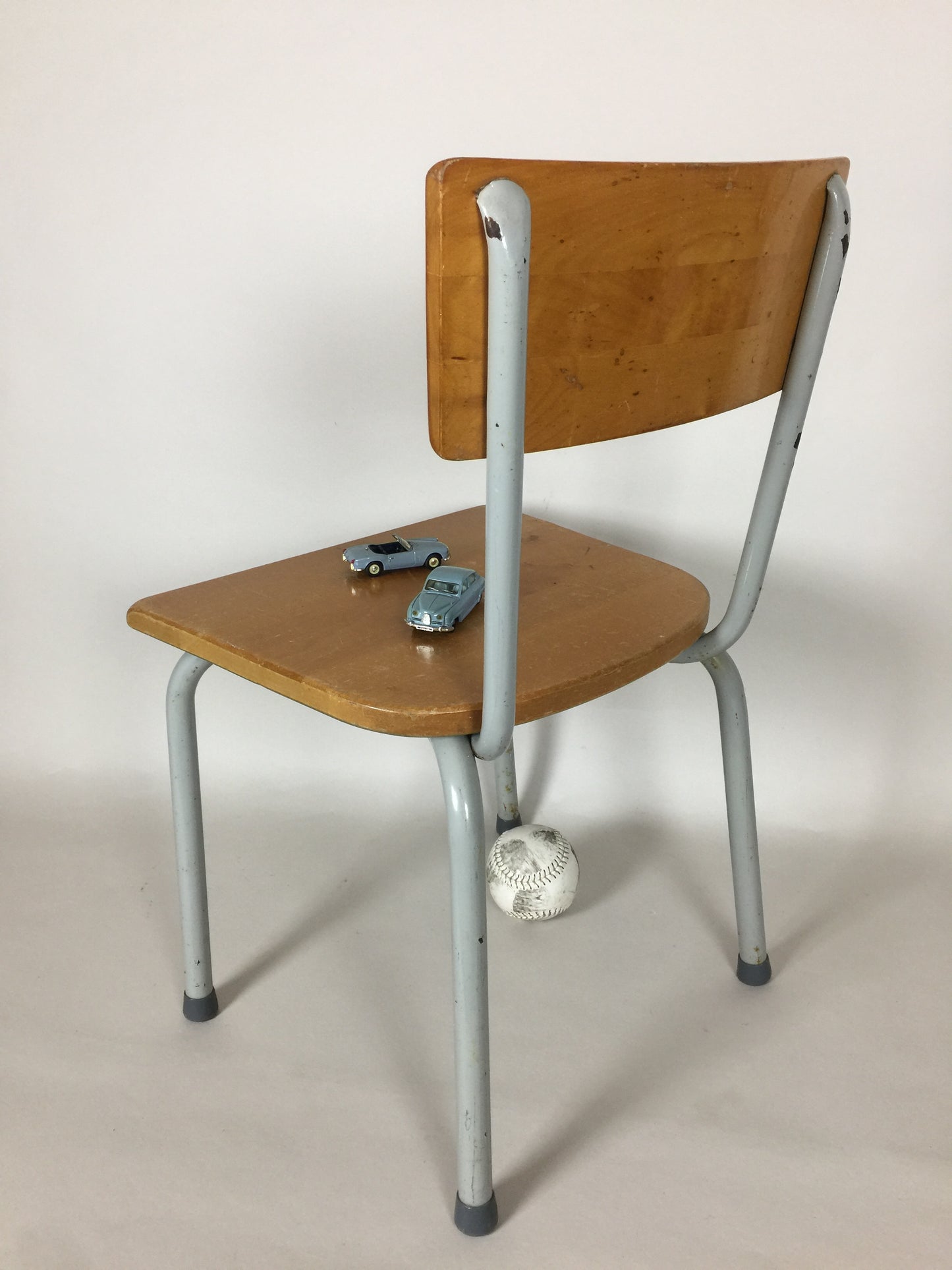Vacker industribarnstol