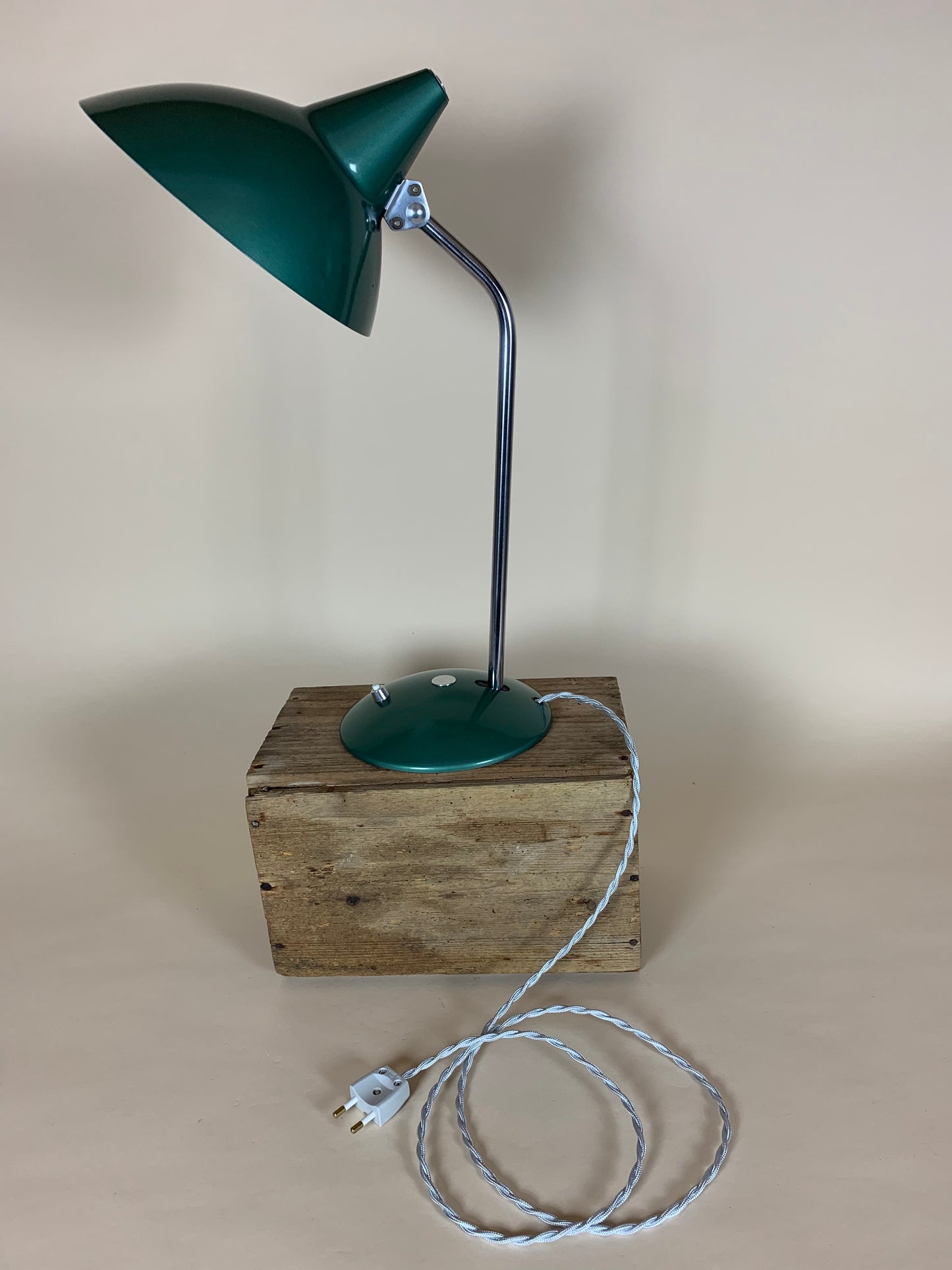 Helo bordslampa - Grön metallic lack