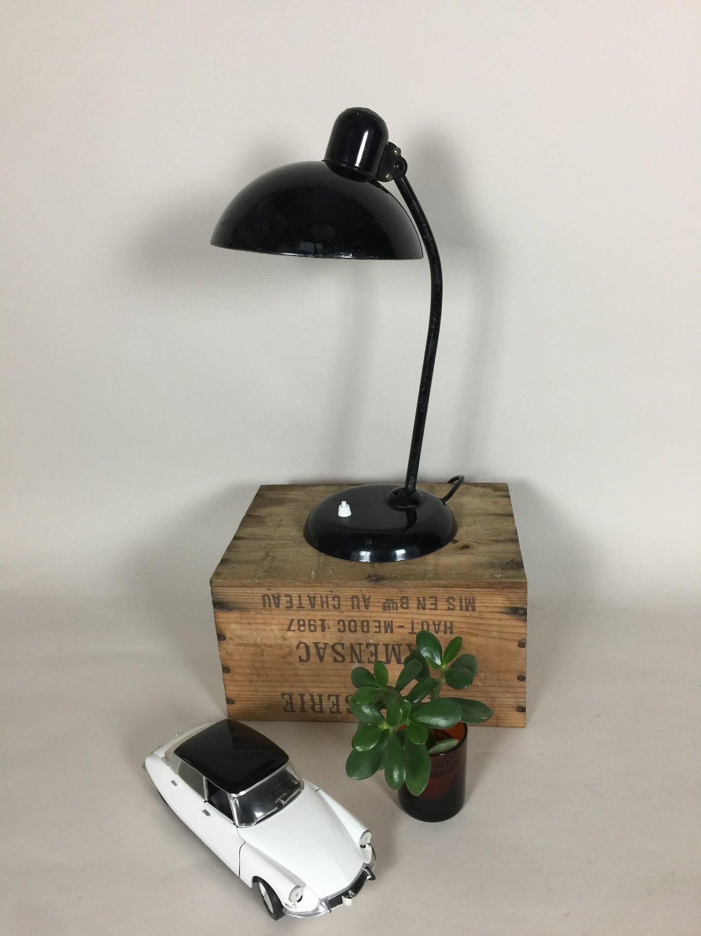 Kaiser Idell Bordslampa modell 6556