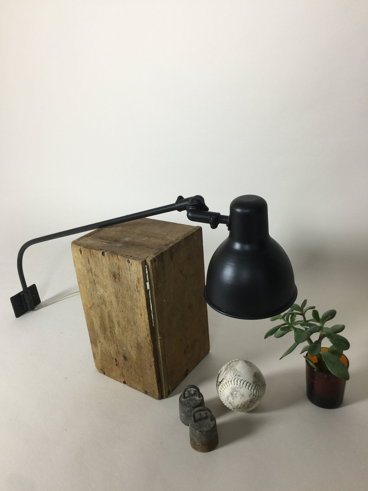 Rijo vägglampa i vacker design