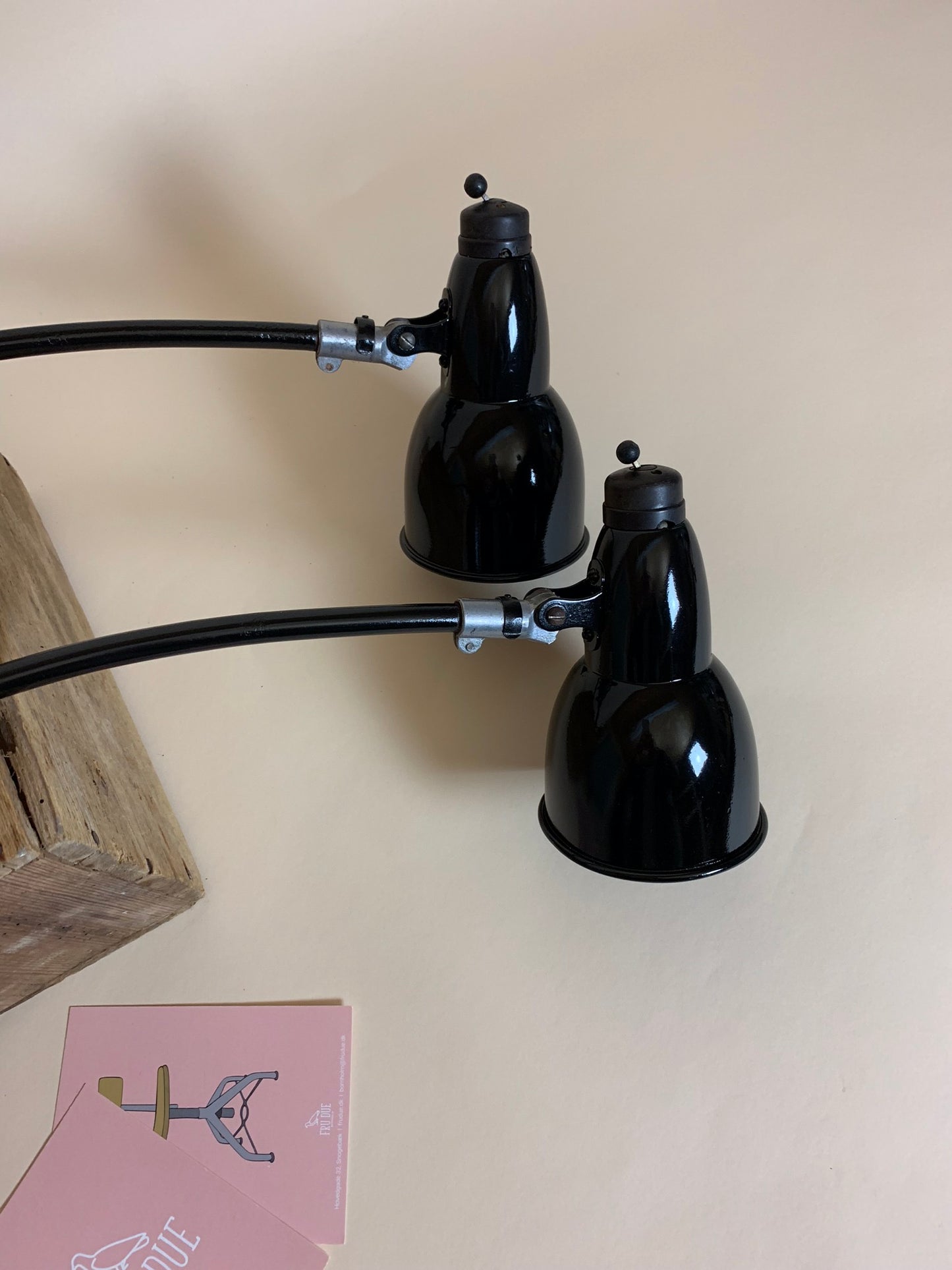 Svart lampa - säljs styckvis (priset är per styck)