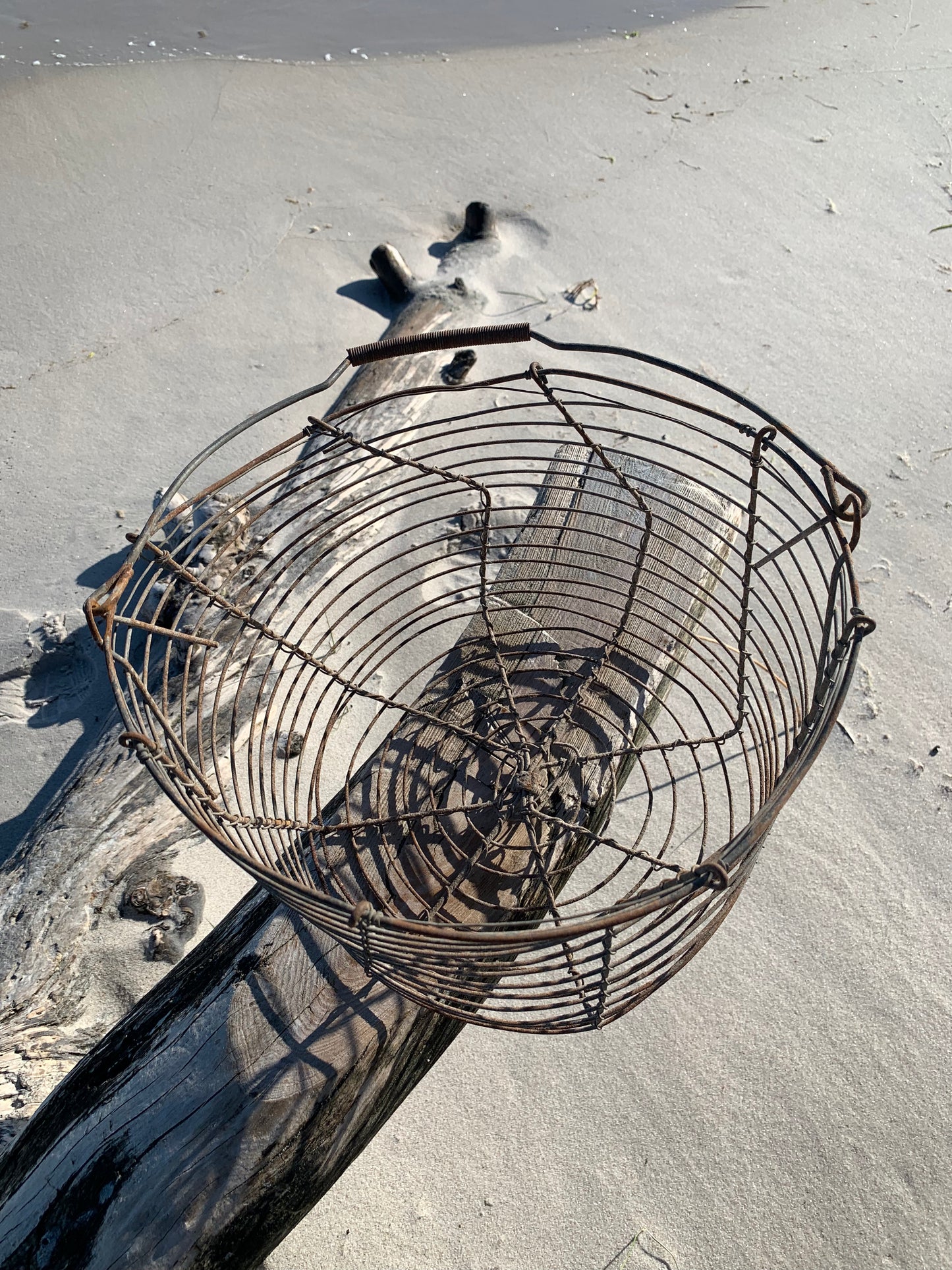 Vacker gammal äggkorg med patina