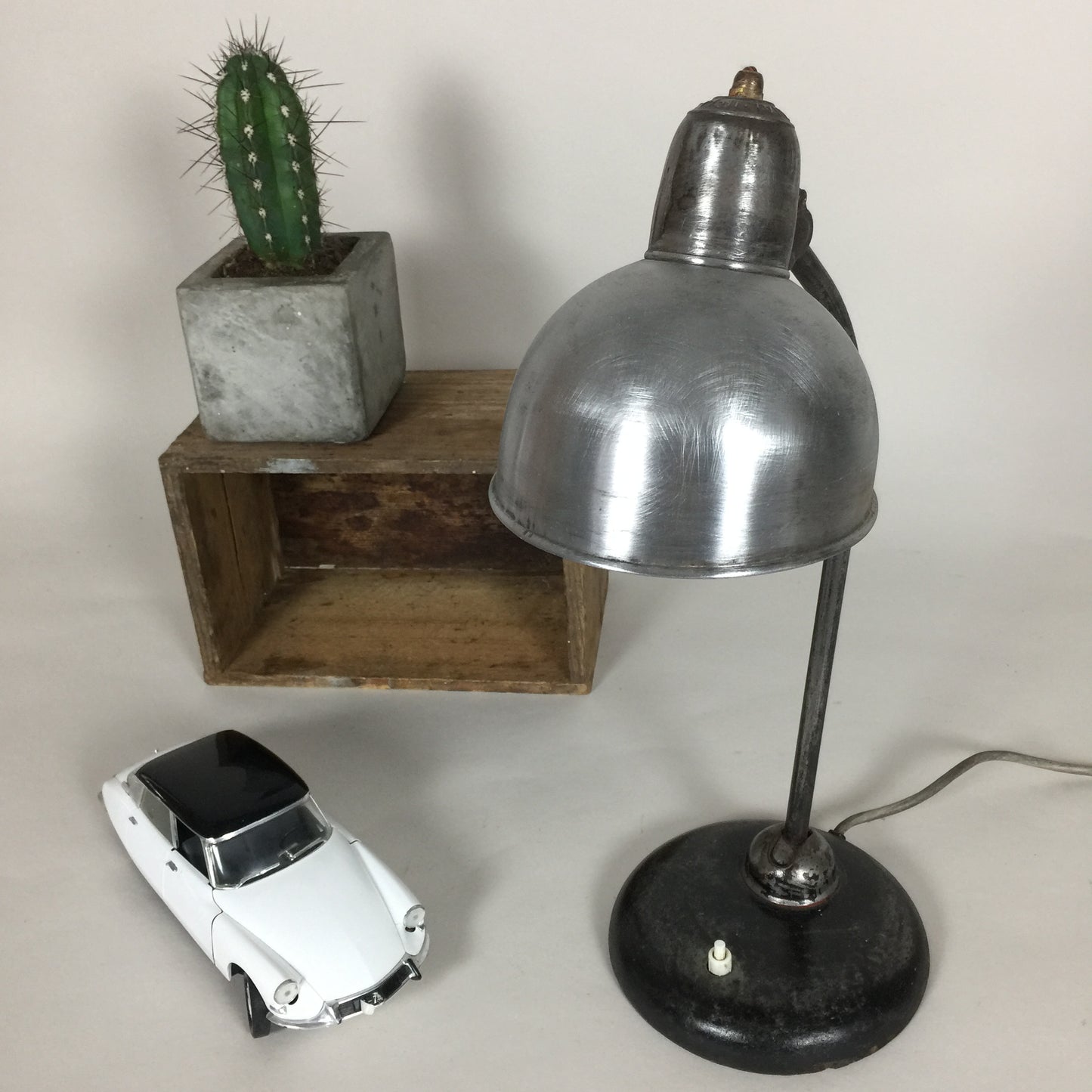 Kaiser Idell Bordslampa modell 6551