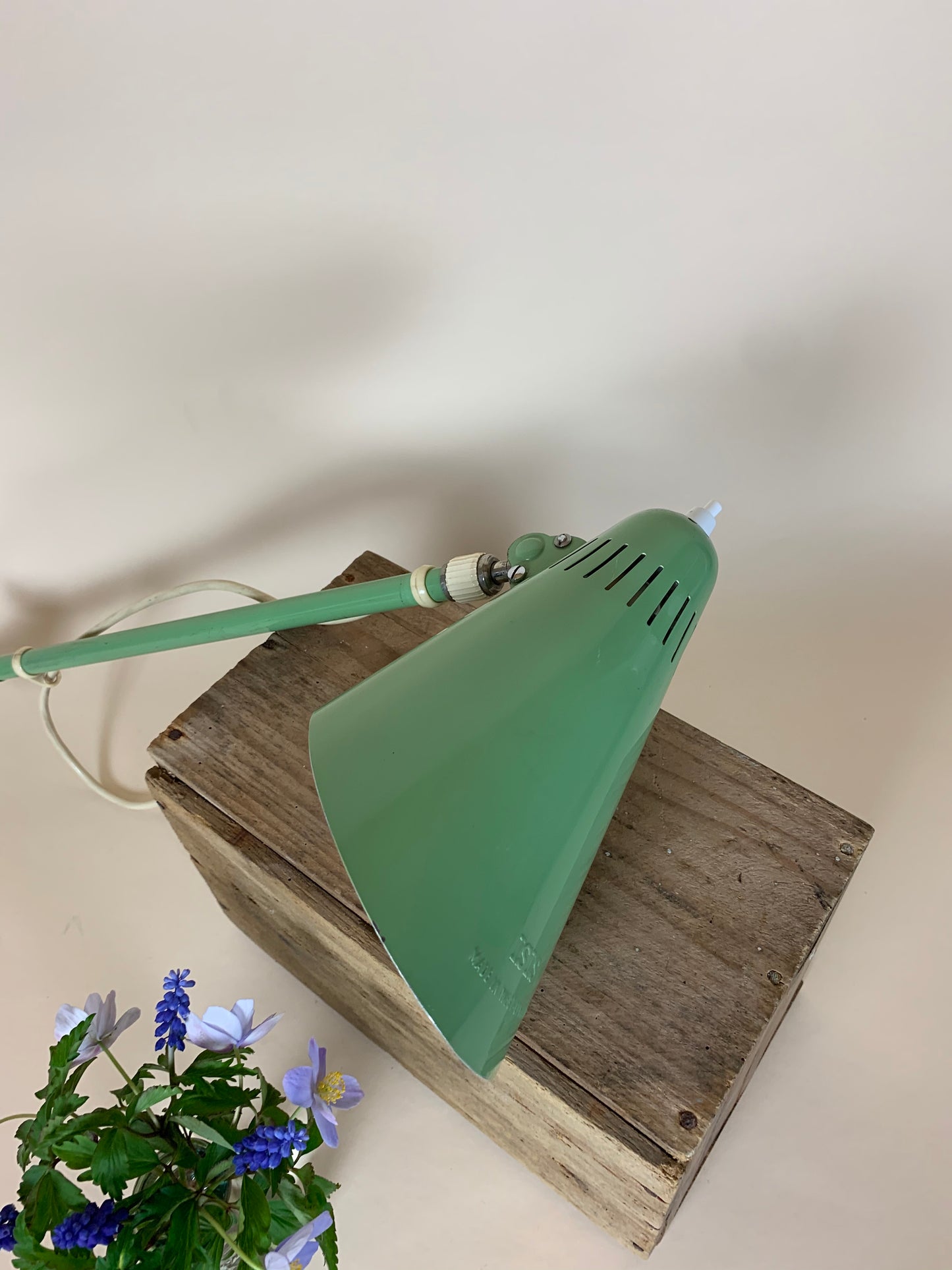 Christian Dell designade teleskopisk vägglampa arkitektlampa ISIS