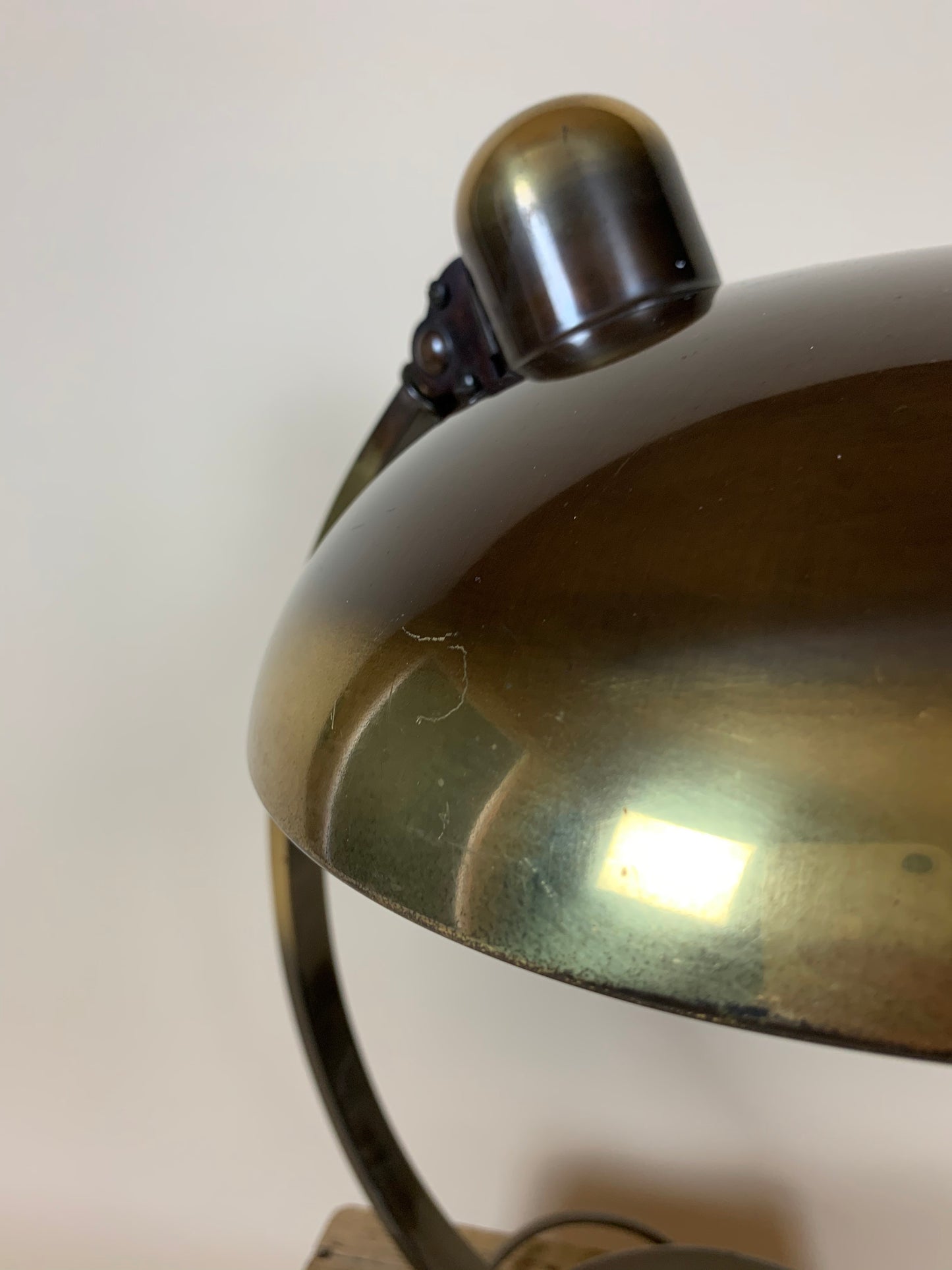 Christian Dell 6750 bordslampa i mörk polerad mässing