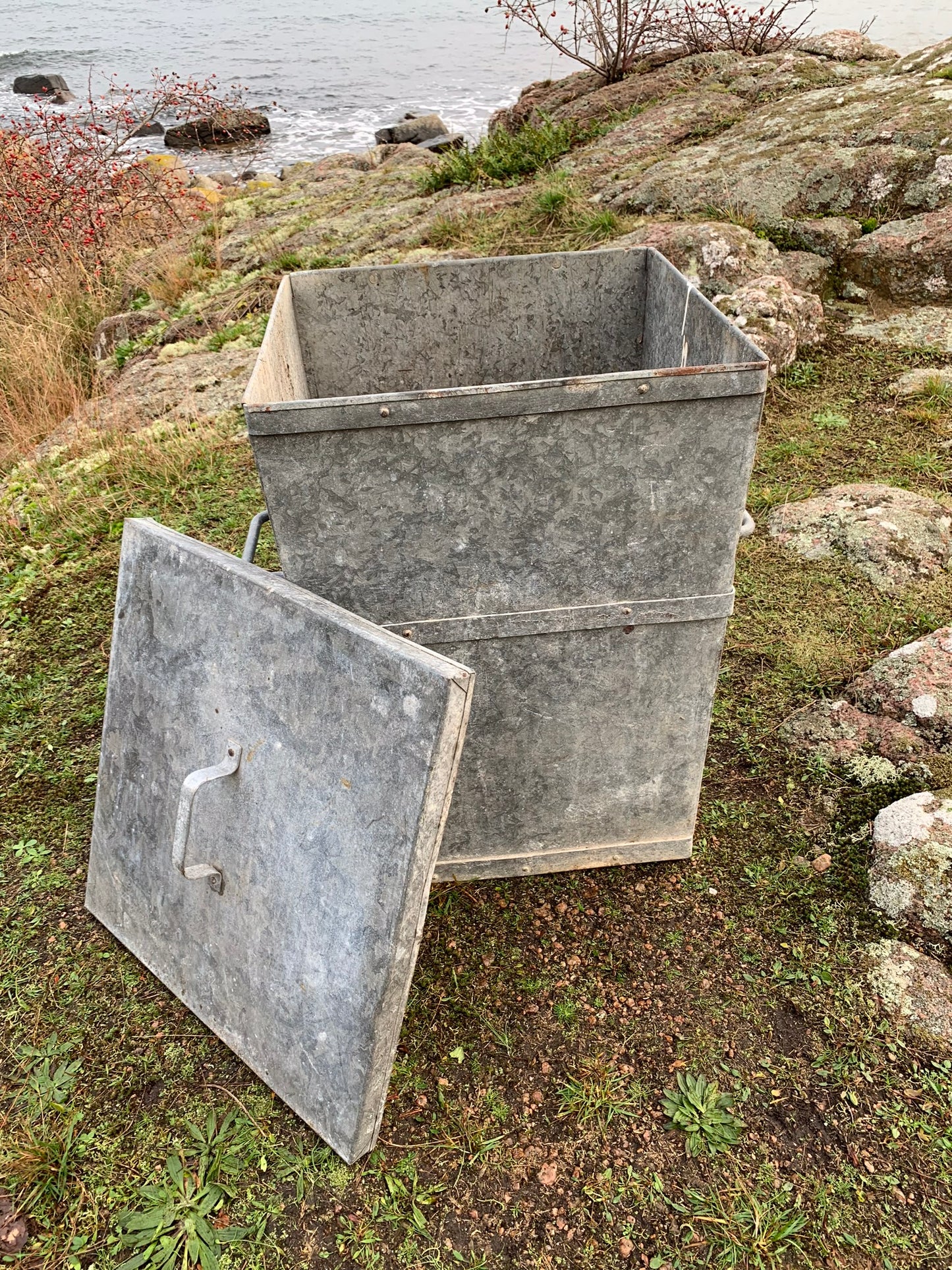 Förvaringslåda med lock