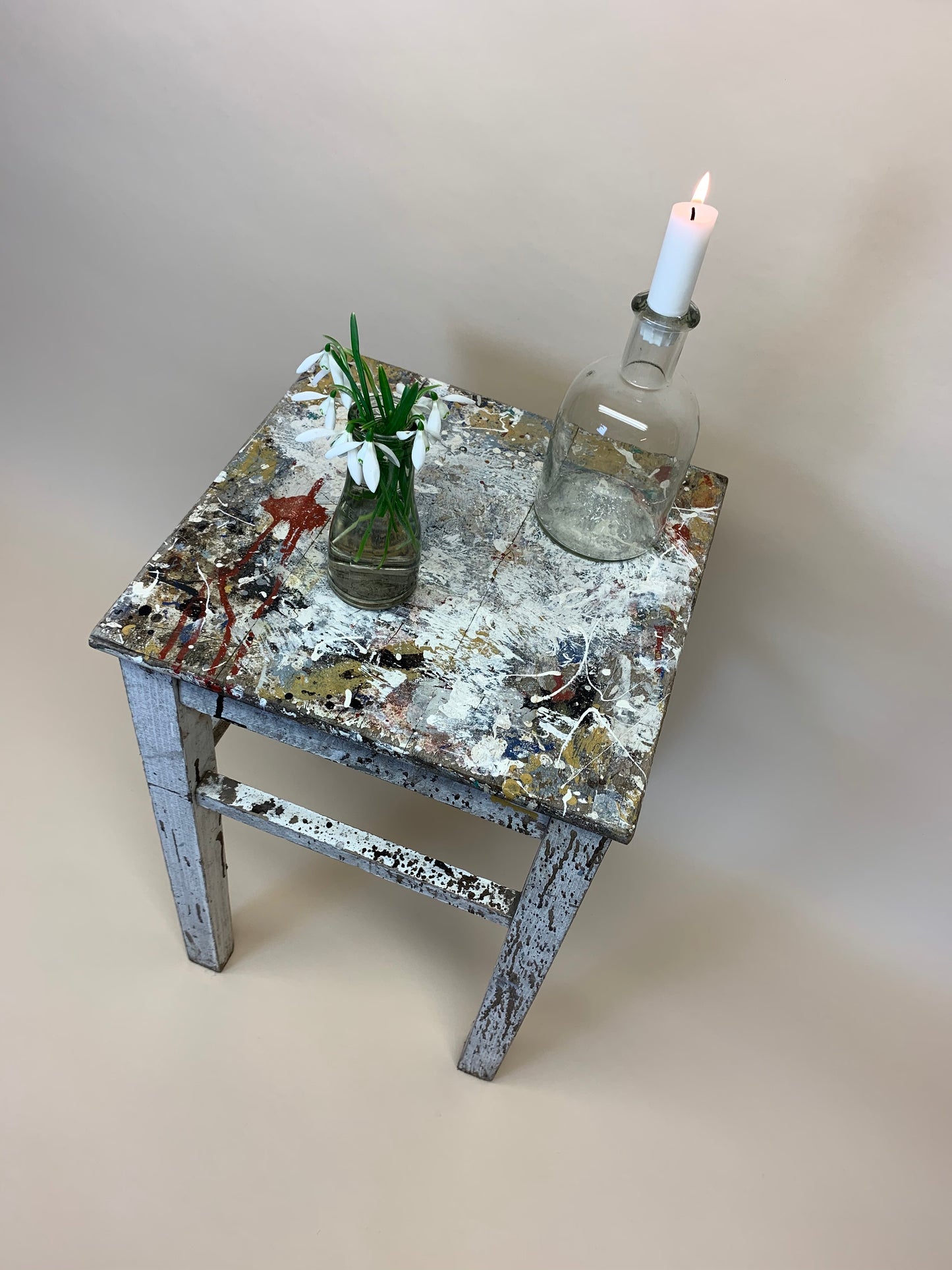 Liten pall med mycket vacker patina