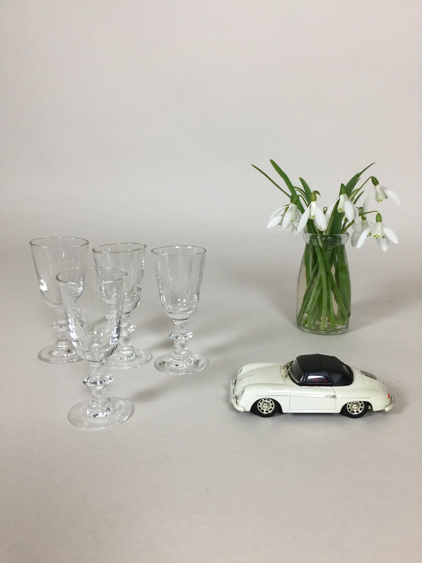 Små vackra glas (4 st säljs tillsammans)
