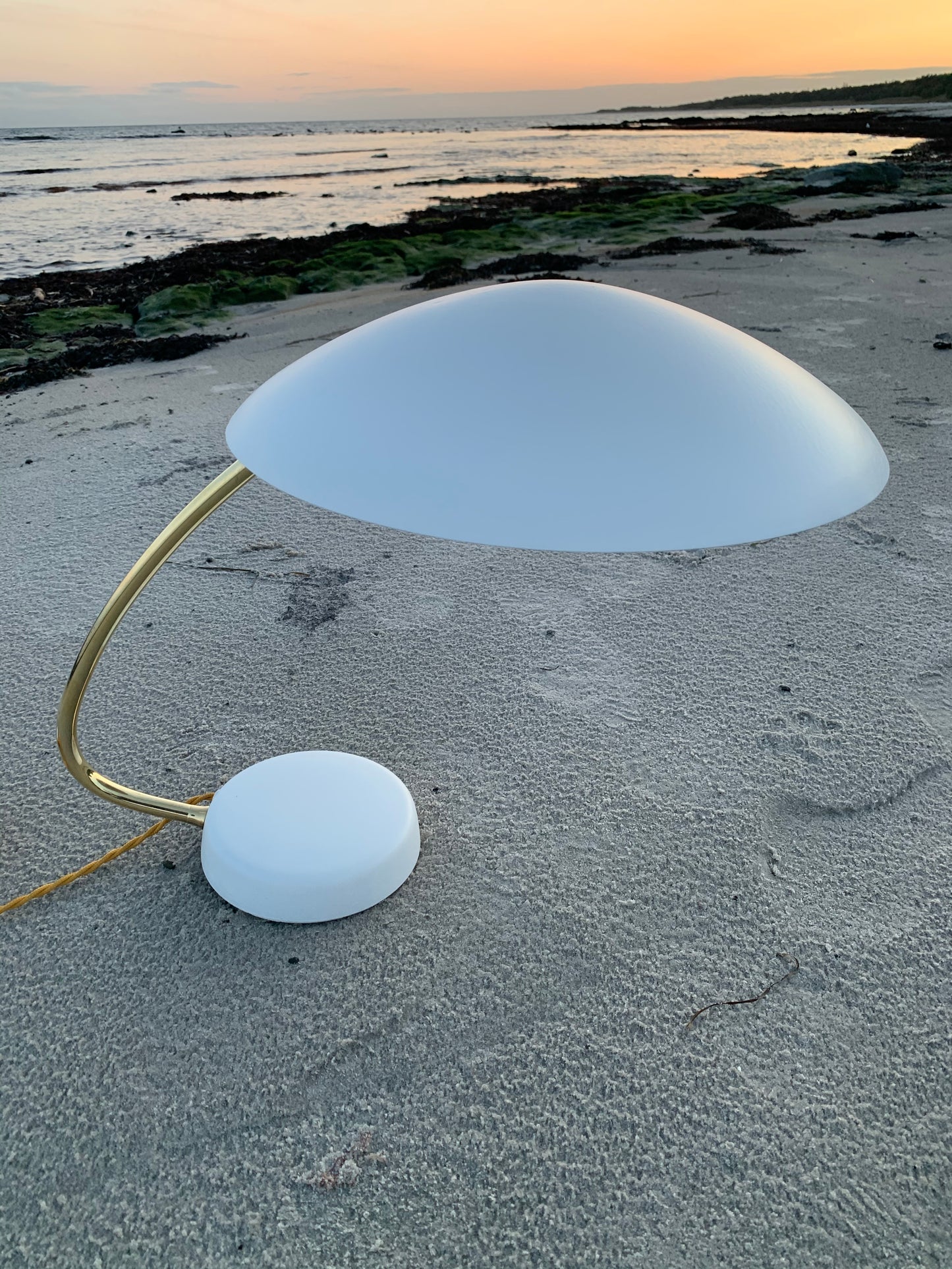 Kosacklampa - Vit med mässing