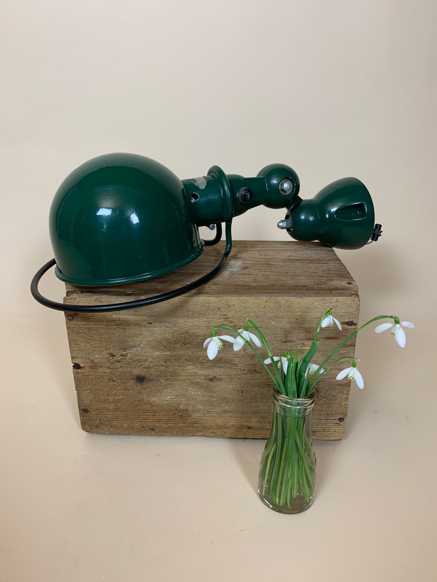 Grön Jieldé vägglampa