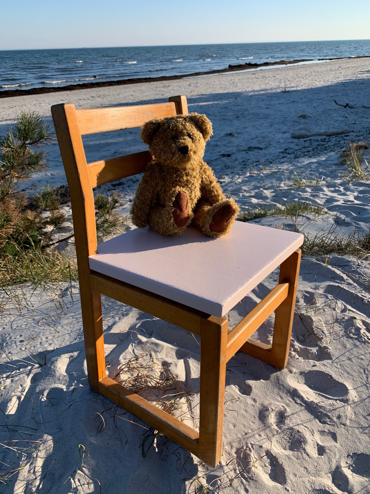 Barnstol i trä med sits i rosa - Priset är pr PCS.
