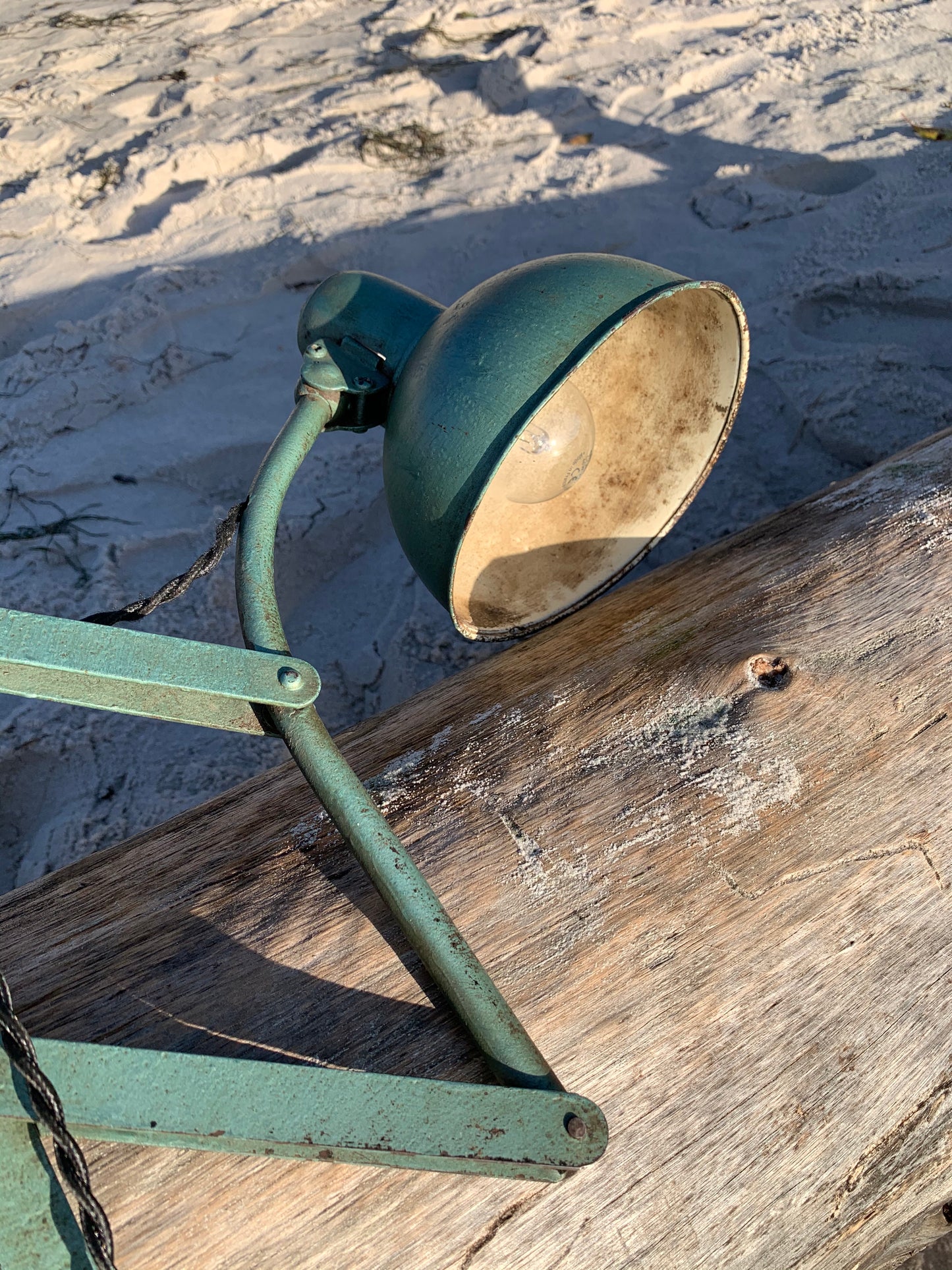 Kaiser Idell 6614 saxlampa - Grön råversion