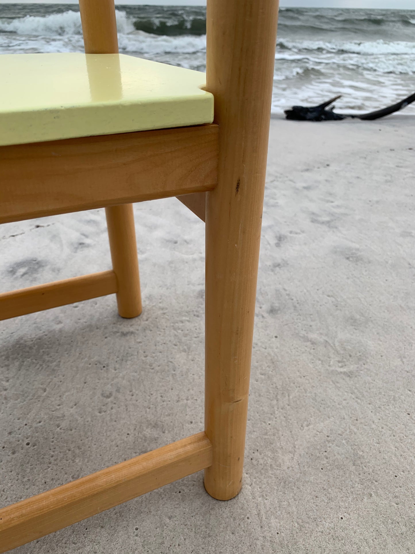 Rejäl institutionsstol för barn - Gul