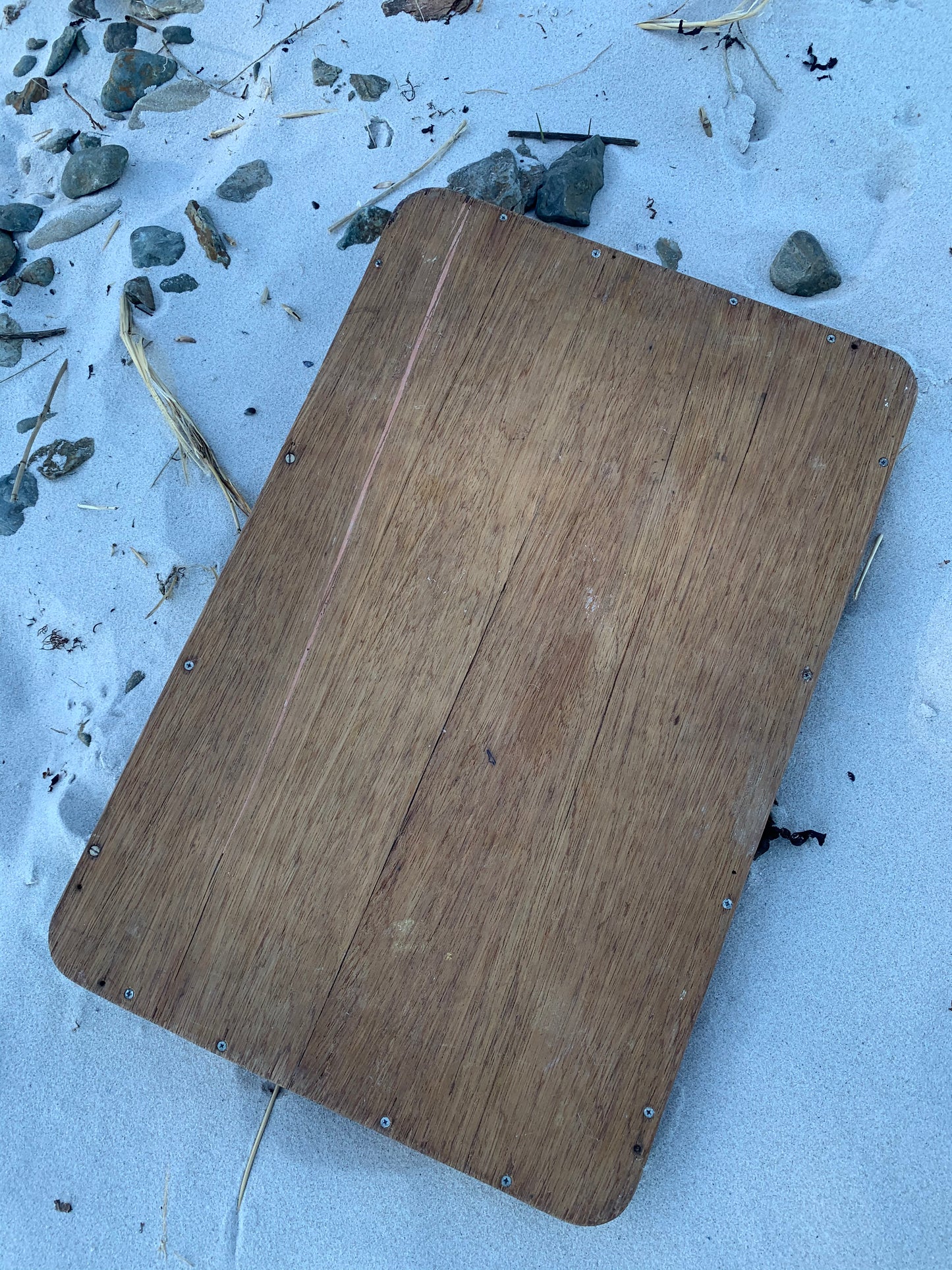 Träbricka med fina detaljer