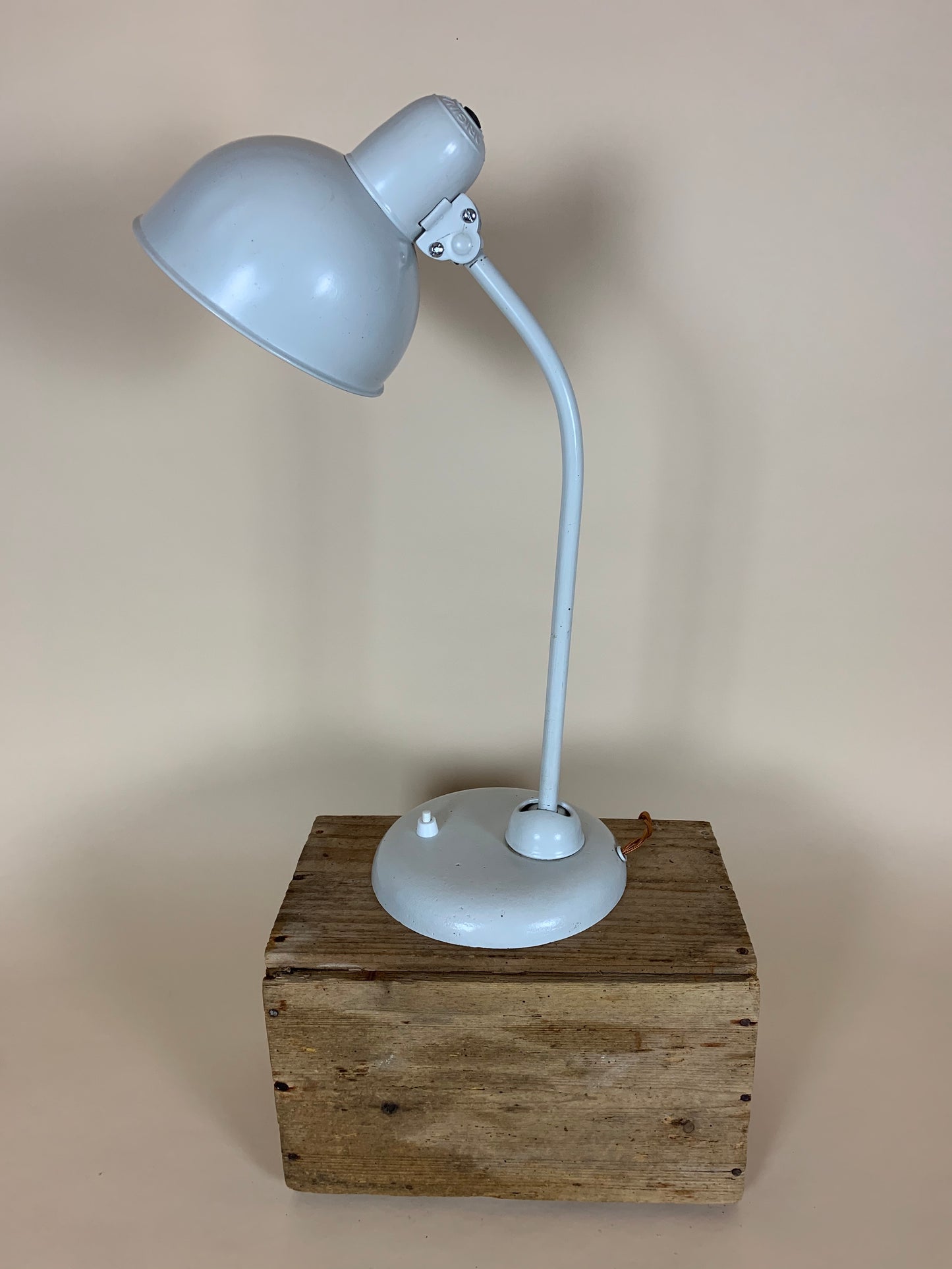 Kaiser Idell 6551- Vit
