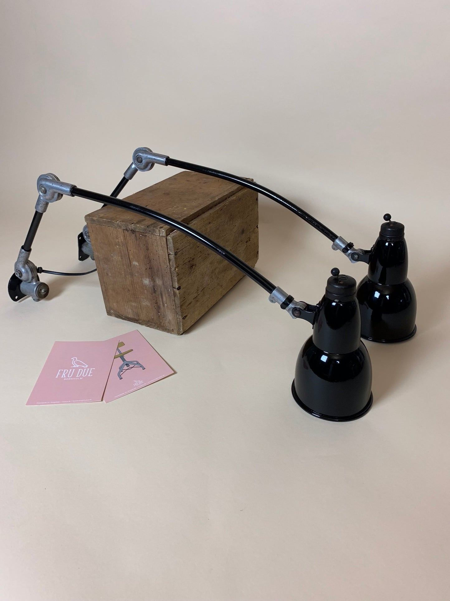 Svart lampa - säljs styckvis (priset är per styck)
