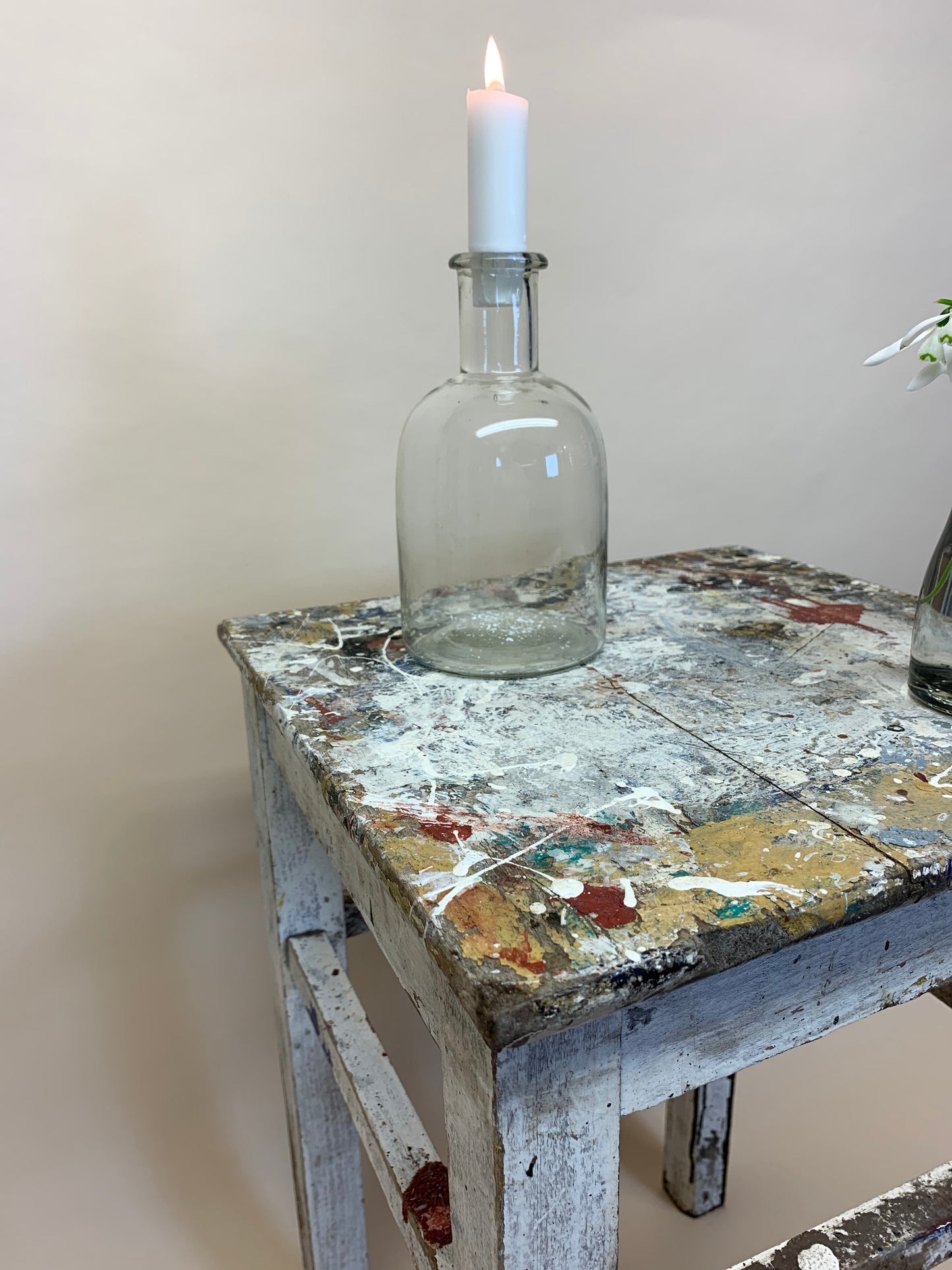 Liten pall med mycket vacker patina