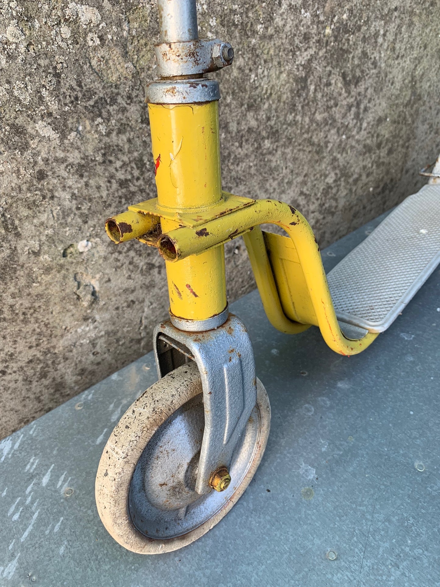 Skoter med massor av rå charm