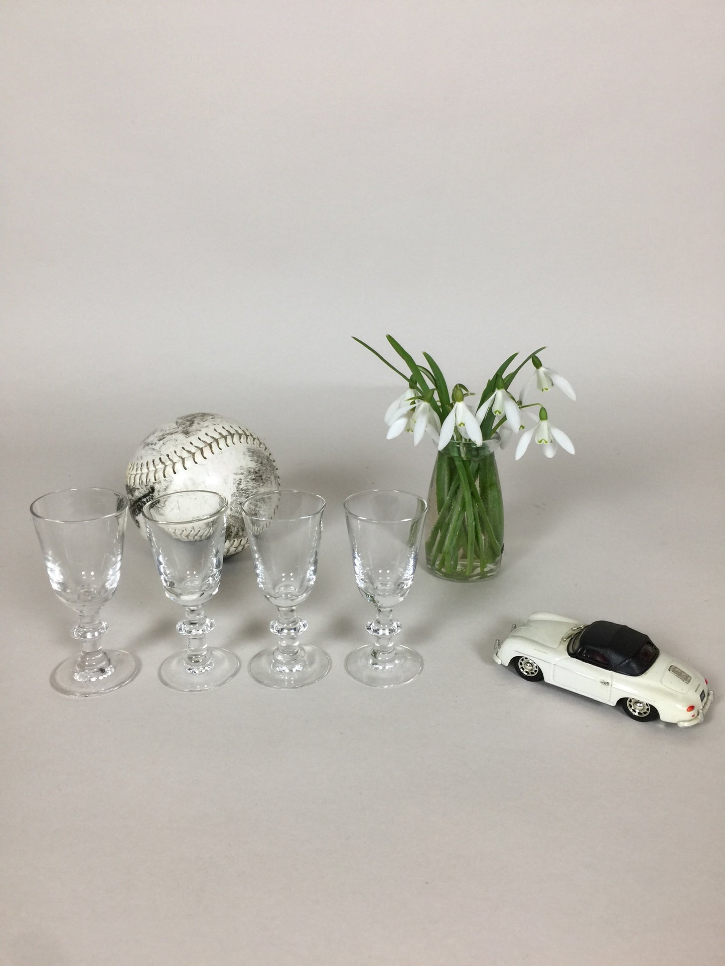Små vackra glas (4 st säljs tillsammans)