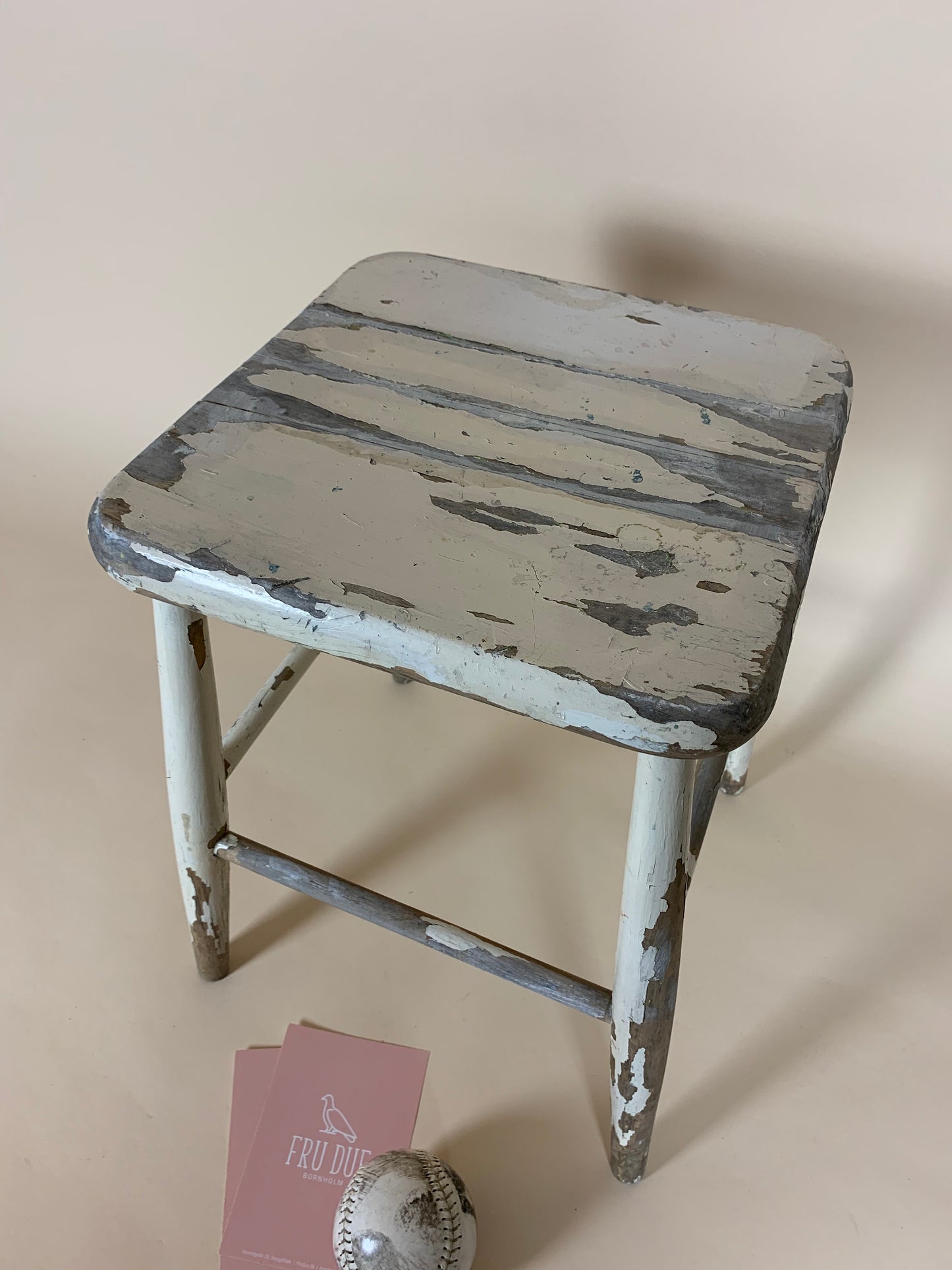 Pallen med mycket patina